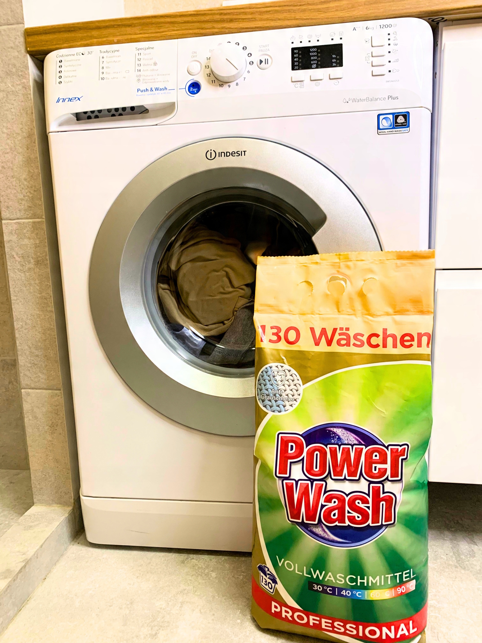 Power Wash Universal 130 prań 7,8kg niemiecki proszek do prania białego — 7