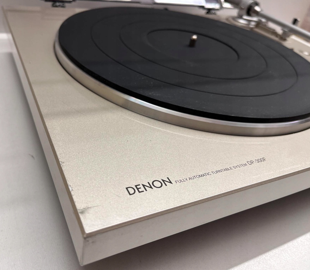 Gramofon DENON DP-300F srebrny