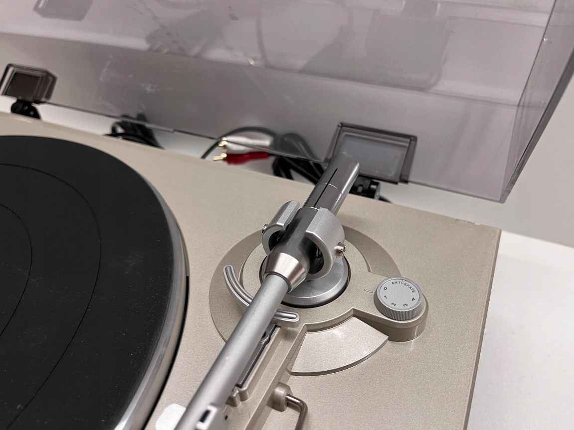 Gramofon DENON DP-300F srebrny