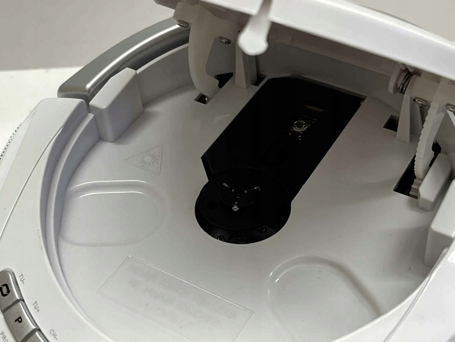 Radioodtwarzacz Nedis SPBB100WT Bluetooth biały