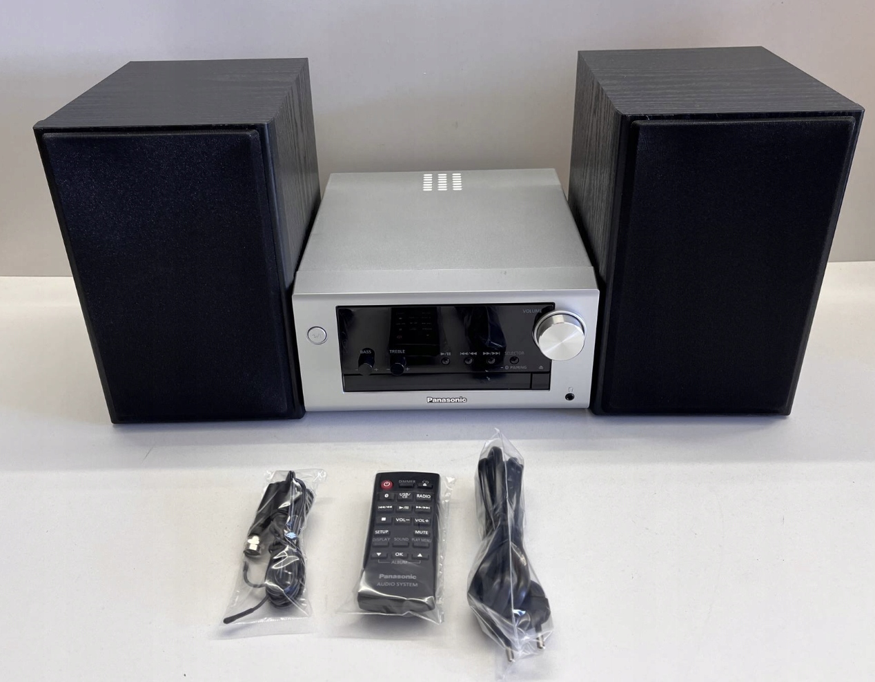 Wieża PANASONIC SC-PM704EGS CD BT DAB+ 80W Srebrny kompaktowy system stereo