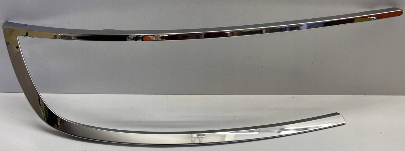 CHROM - RAMKA OBWÓDKA - LISTWA LAMPY - PRAWA - OPEL MOKKA II B 9835155180