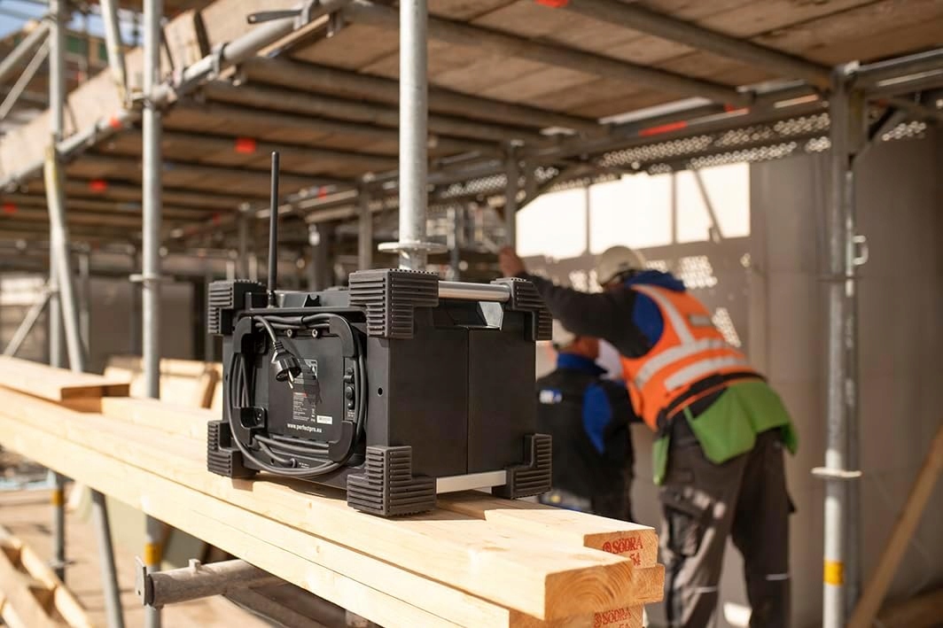 Radio Budowlane PerfecPro ROCKHART RH4 DAB+ i FM, Bluetooth Czarny