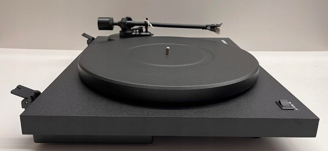 Gramofon Bluetooth Crosley C6A-BK Napęd paskowy Wbudowany przedwzmacniacz