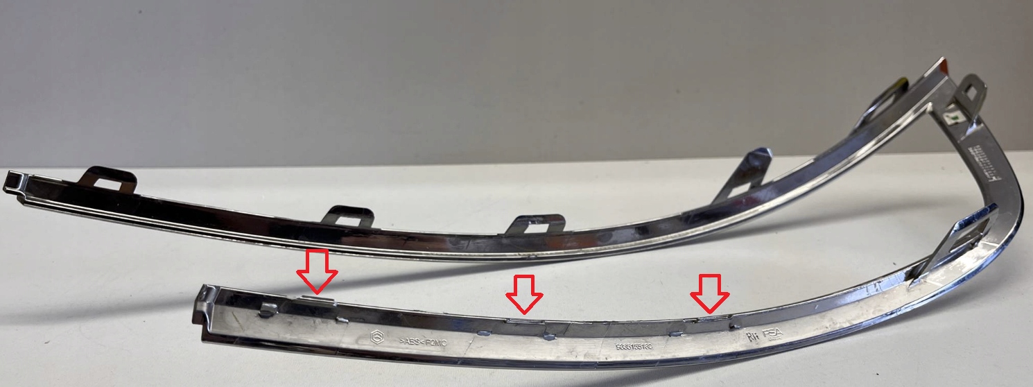 CHROM - RAMKA OBWÓDKA - LISTWA LAMPY - PRAWA - OPEL MOKKA II B 9835155180