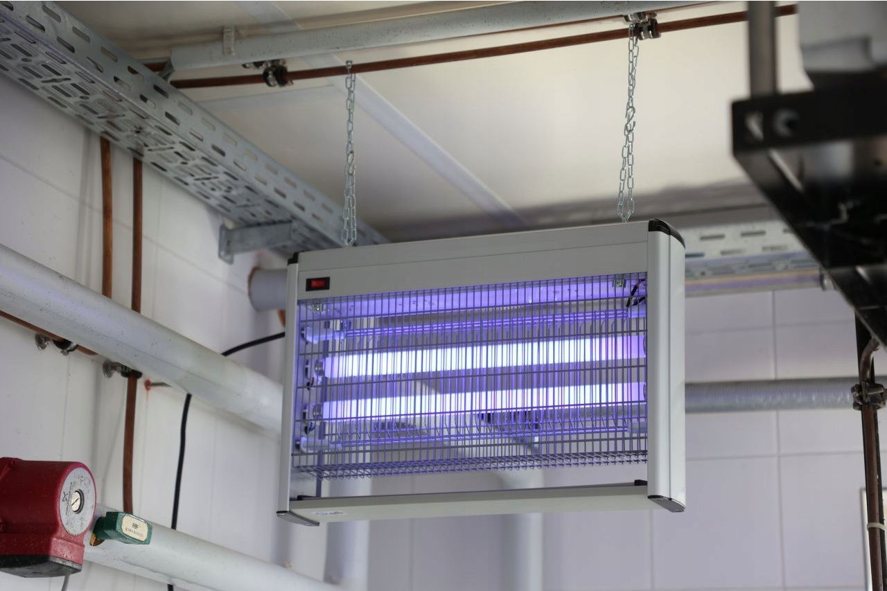 Lampa owadobójcza mucha muchy komary mole Kerbl