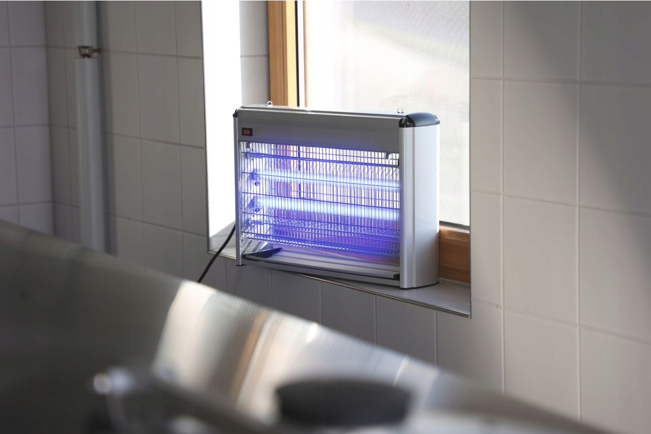 Lampa owadobójcza mucha muchy komary mole Kerbl