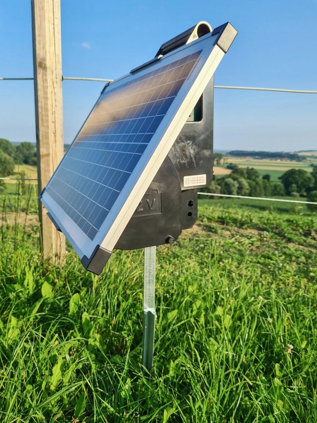 Elektryzator solarny TITAN S 4200 koni bydło Kerbl