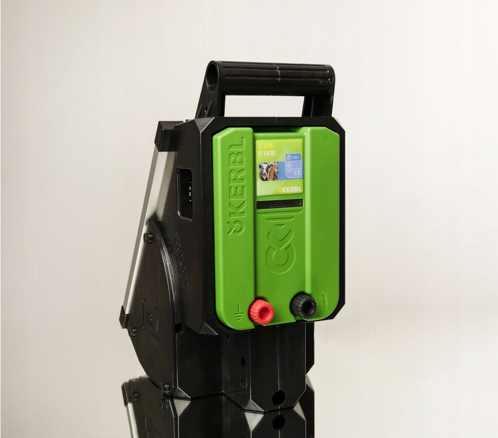 Elektryzator solarny TITAN S 1400 koni bydło Kerbl