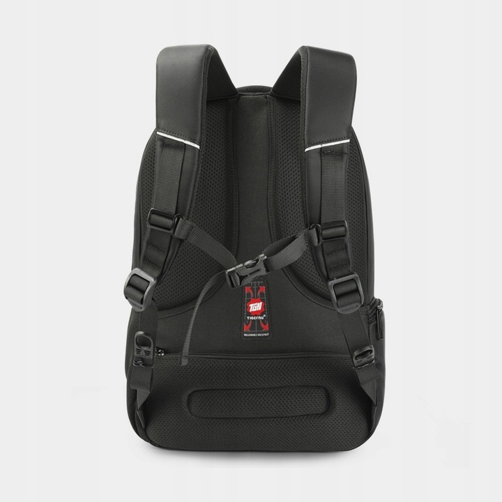 Zewnętrzne gniazdo USB w plecaku TIGERNU