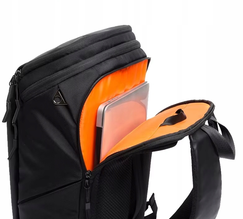 Wnętrze plecaka na laptopa 15,6 cala
