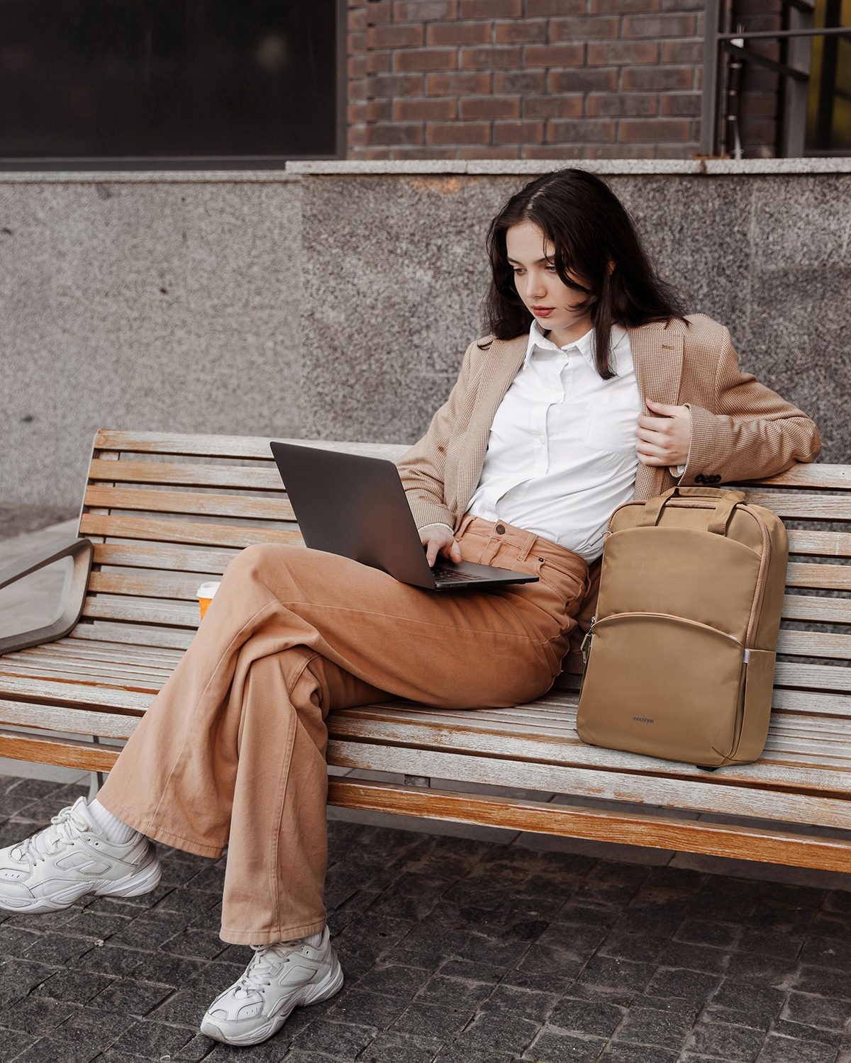 Plecak na laptopa 15,6" wodoodporny Colorlite 14L czerwony, nowy