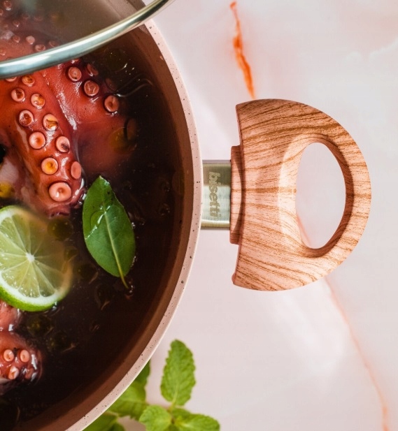 Zestaw garnków 13 elementów efekt granitu różowy uchwyt stalowy Stonerose