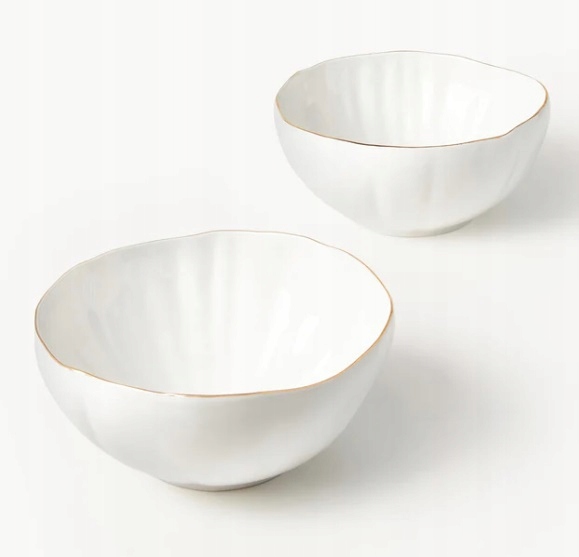 Komplet naczyń śniadaniowych z porcelany z reliefem Sali, dla 4 osób