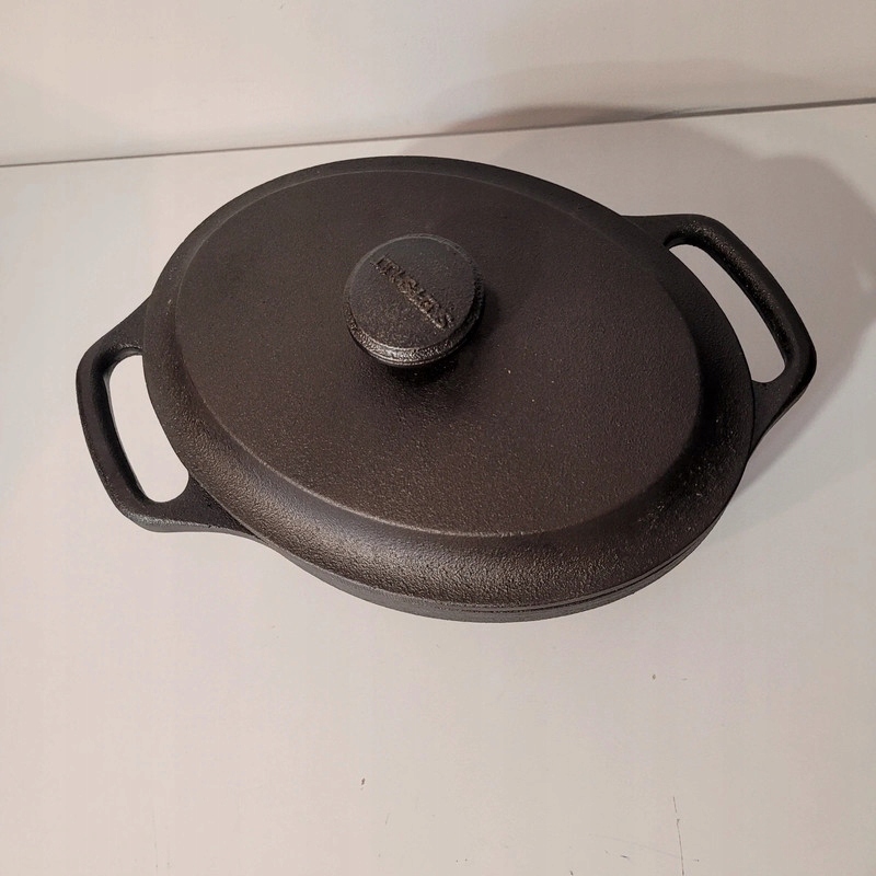 Garnek 2l żeliwny owalny z pokrywą Skeppshult Tradition czarny