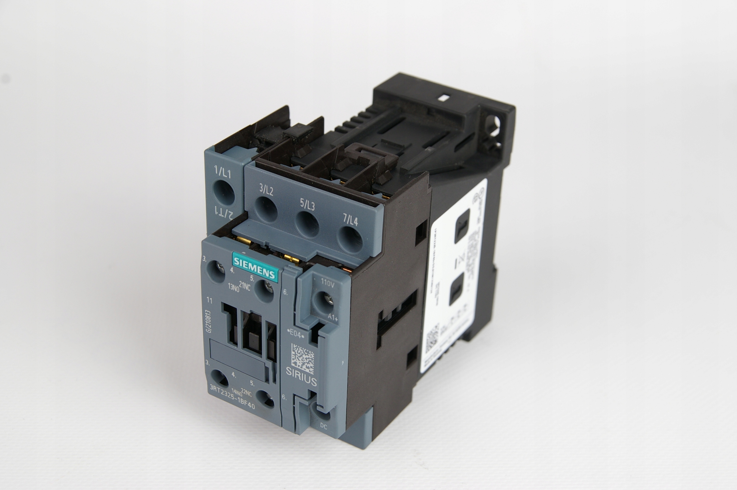 Siemens 3RT2325-1BF40 SIRIUS Contactor · ID 172794920 · Photo 1