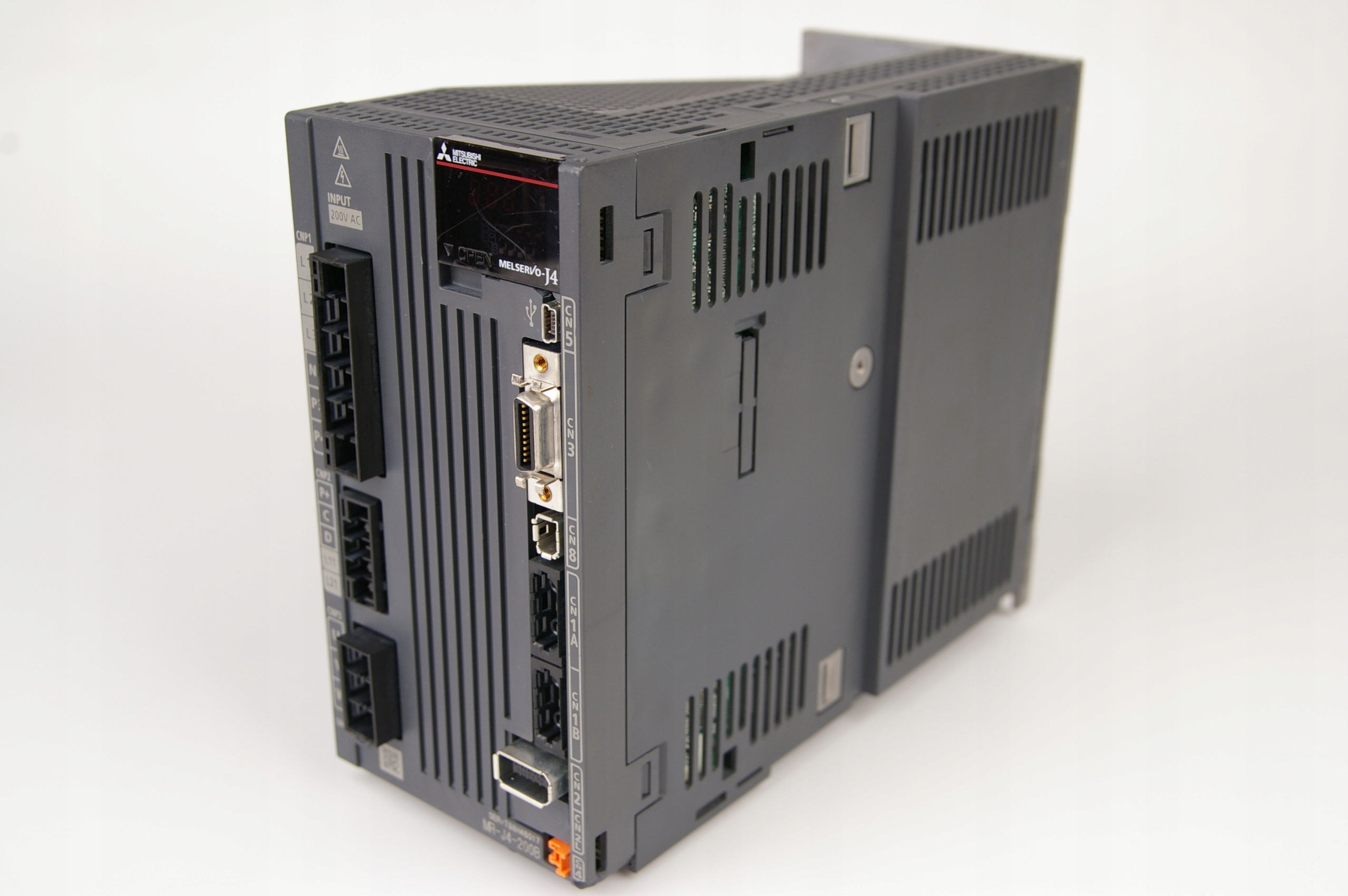 Mitsubishi MR-J4-200B Servo Drives (Small defect) · ID 115253117 · Photo 1
