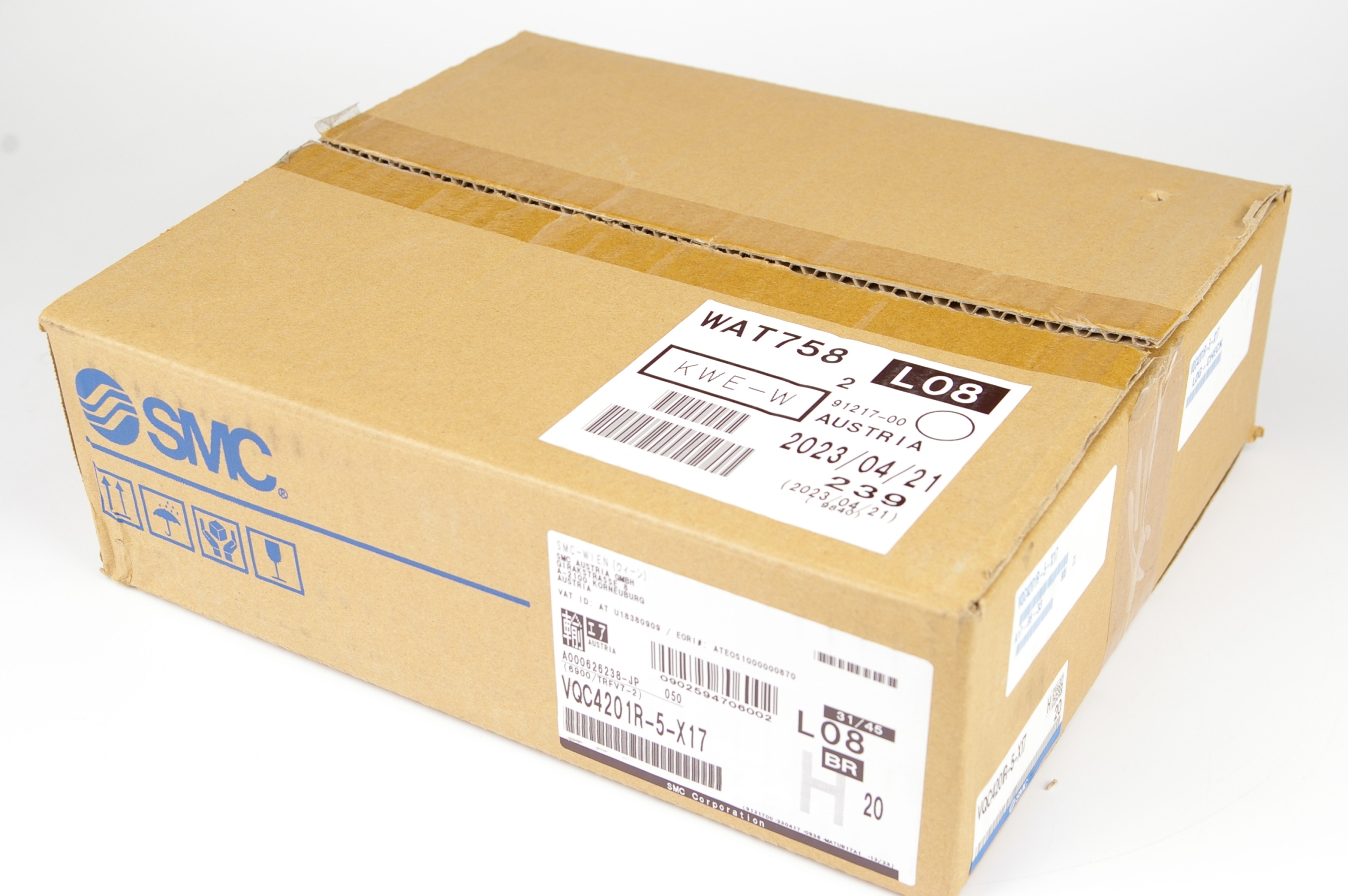 SMC VQC4201R-5-X17 Solenoid Valve · ID 115255412 · Photo 1
