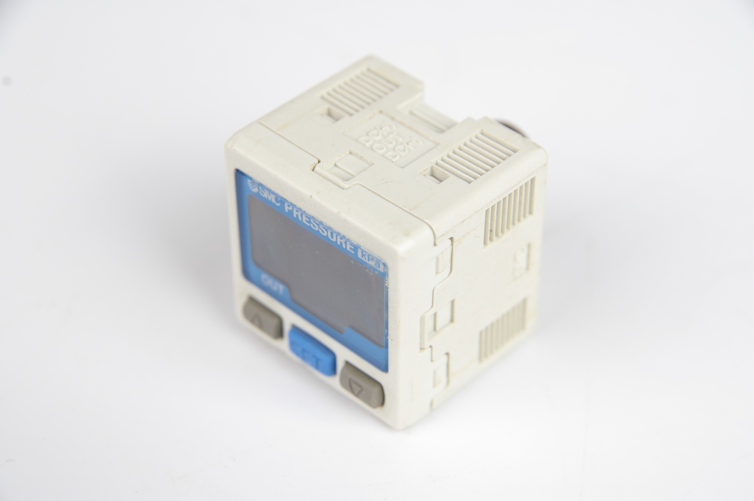 SMC ZSE30-C4H-65 Vcuum Switch (delikatnie uszkodzona obudowa) · ID 115252611 · Bild 1