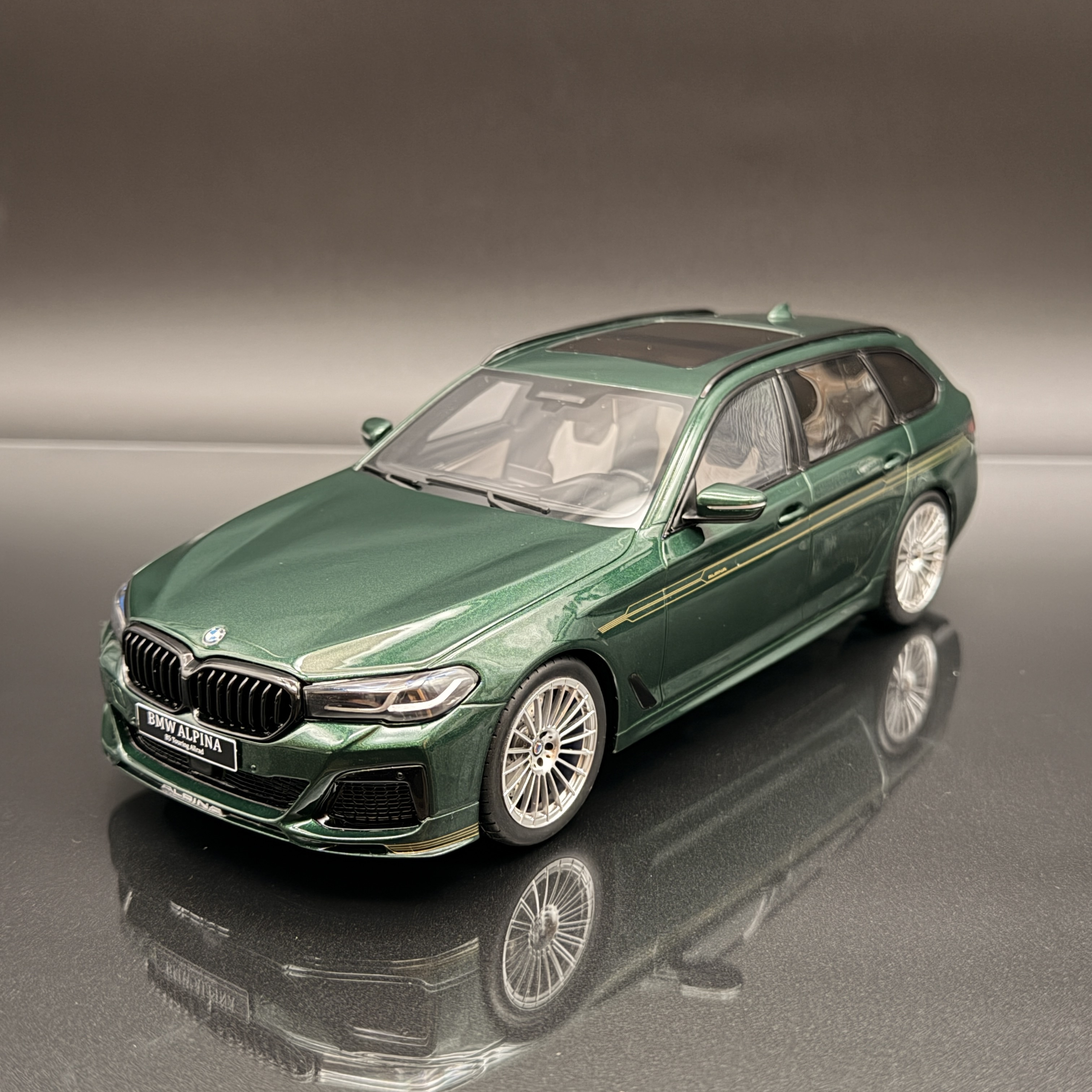 1/18  ALPINA B5 G31 Touring ミニカー 本体 BMW Alpina B5 Touring G31 1:18 GT Spirit Limited 999 – Luxury