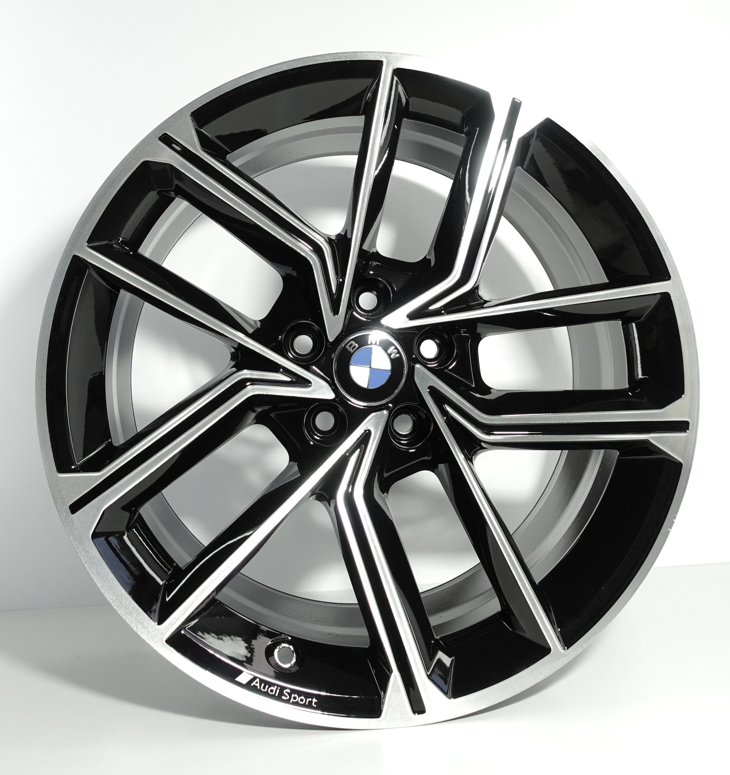 FELGI ALUMINIOWE NOWE BMW 5 OE 2025 18" 5x112 8J ET 29 8W0601025FL
