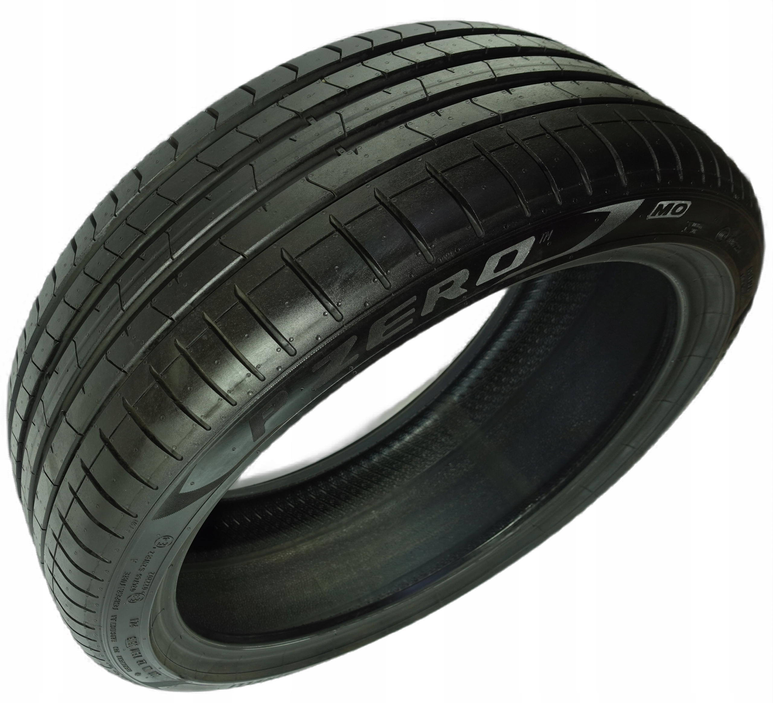 Pirelli P Zero 225/40R19 93 W wzmocnienie (XL) MO