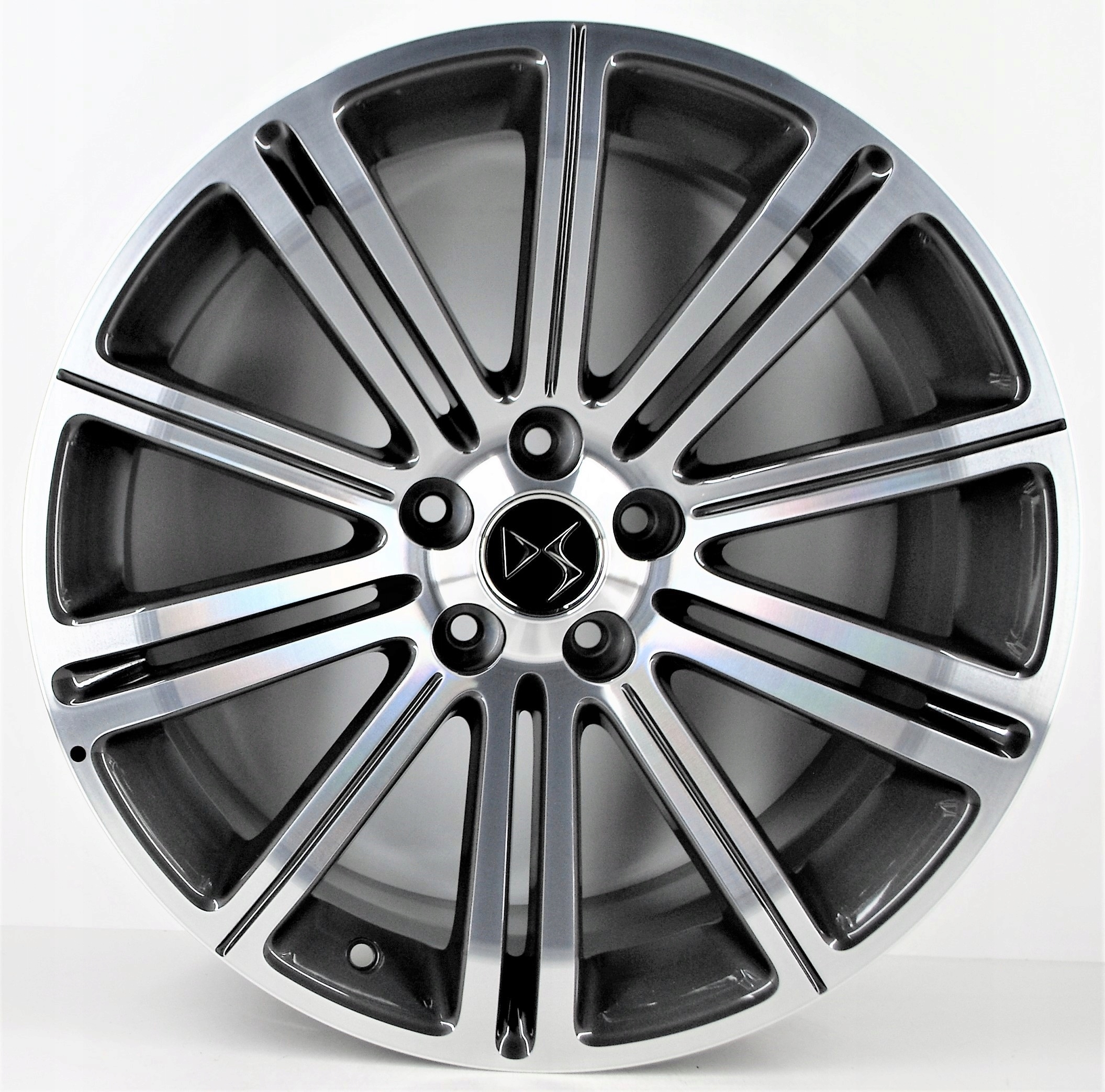 Felgi DS 8J 18" 5x108 ET 27 CZARNE LOGO