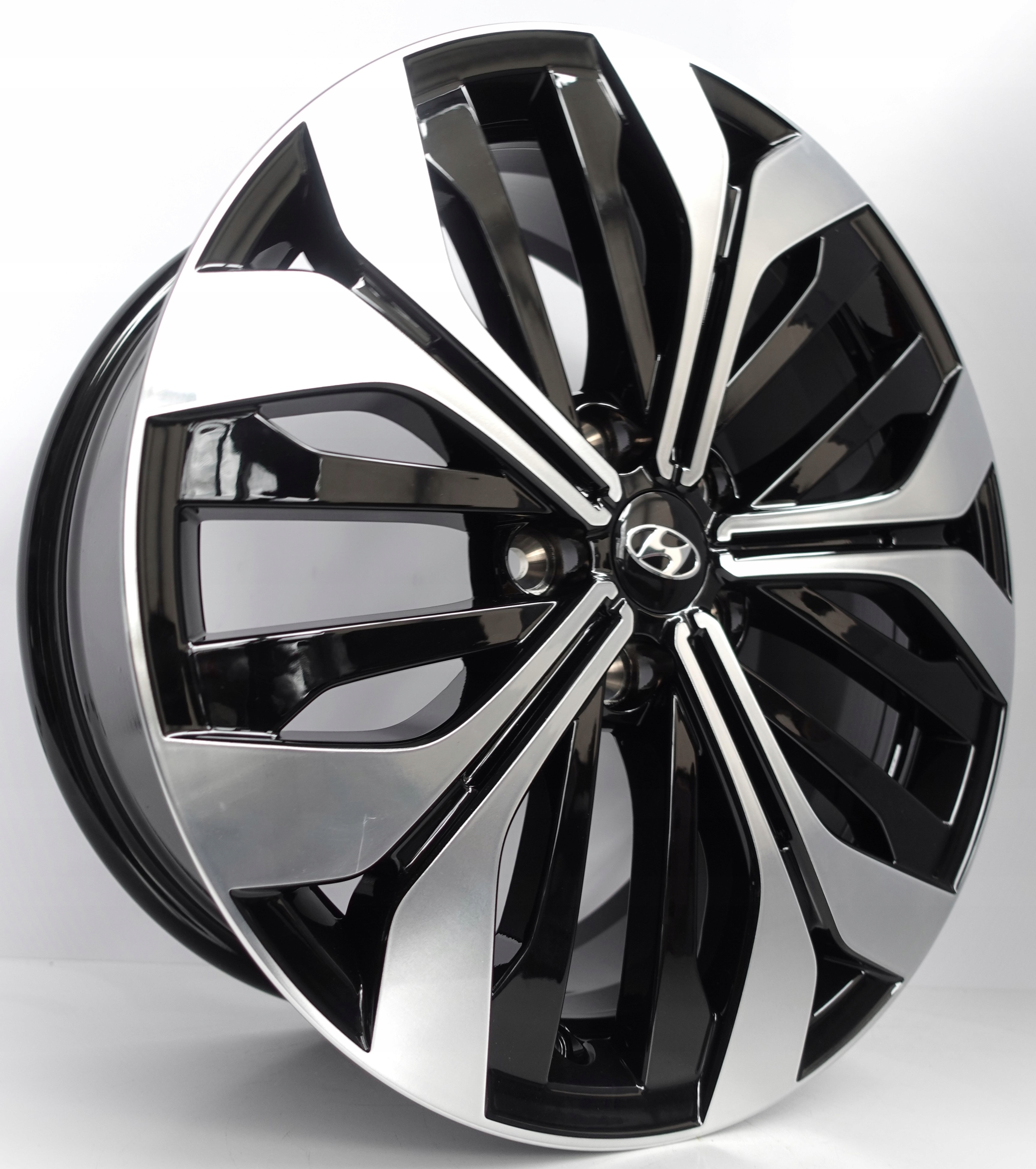 Felgi aluminiowe HYUNDAI 7.5" x 18" 5x114,3 ET 45 403007567R NOWE