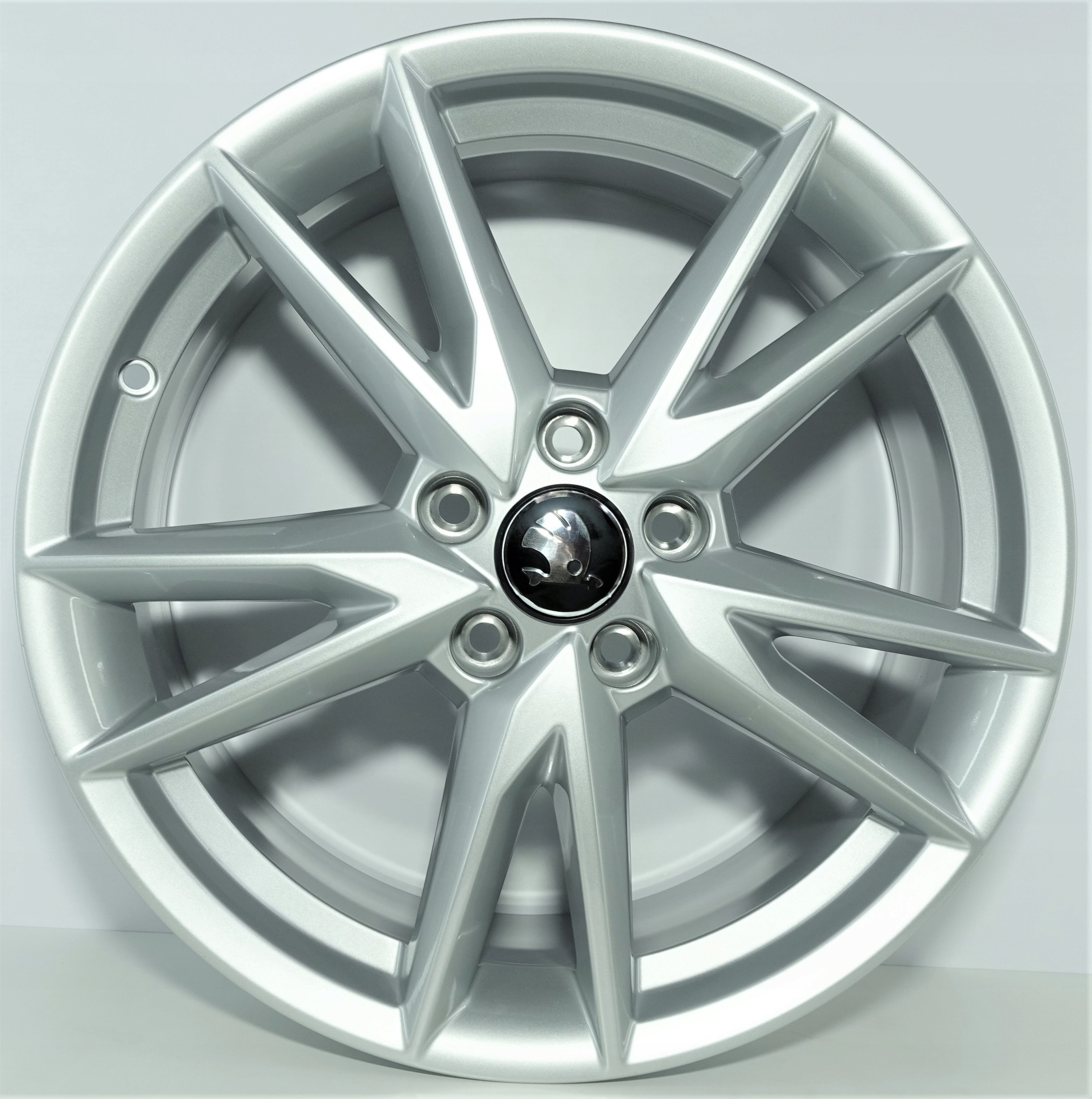 FELGI SKODA 18'' 5x112 7J NOWE 81A601025F
