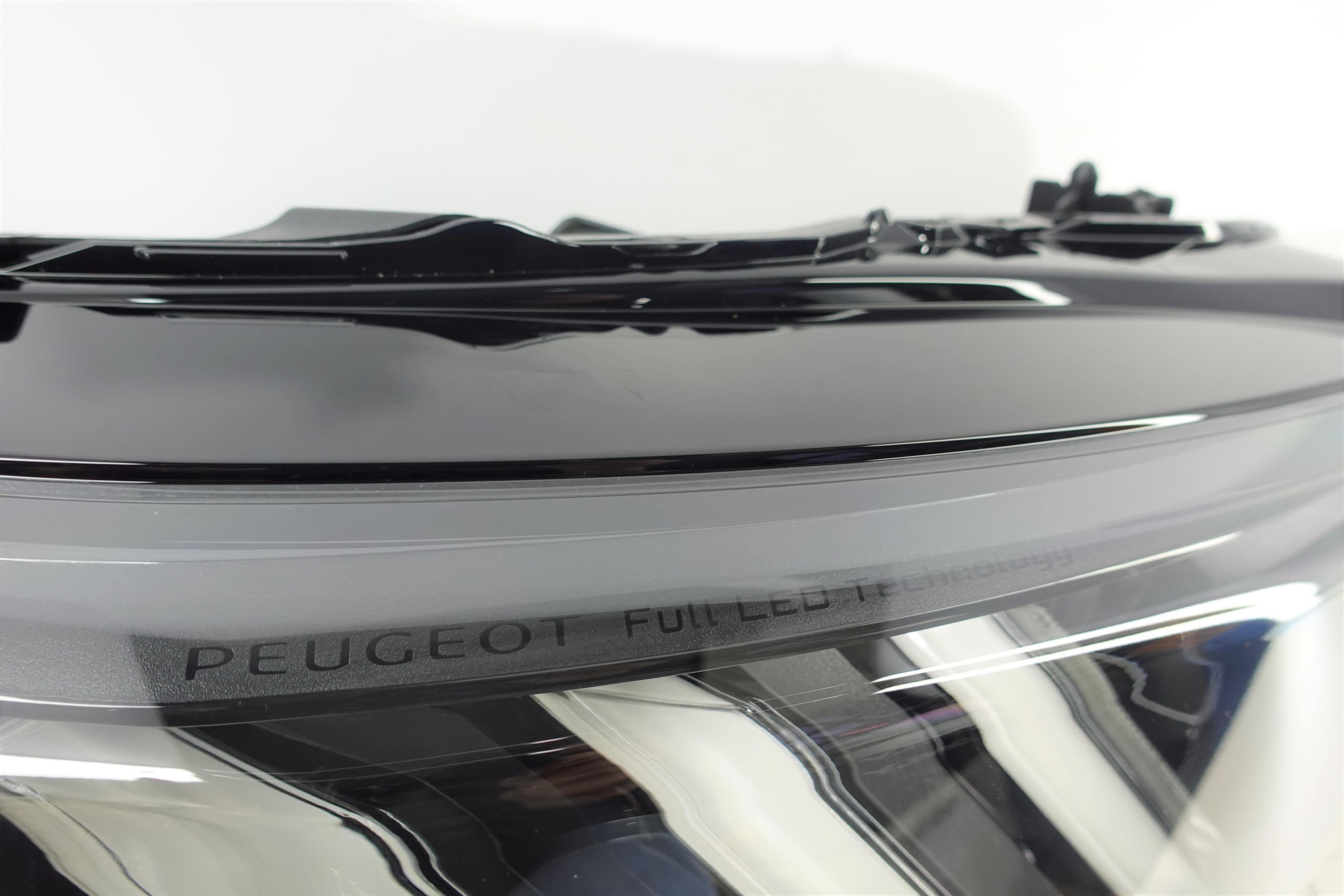 PEUGEOT 208/2008 2019- LAMPA LEWA PRAWA FULL LED
