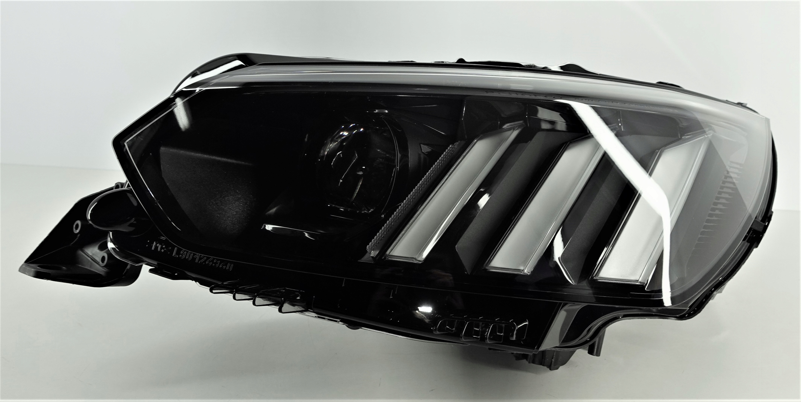 PEUGEOT 208/2008 2019- LAMPA LEWA PRAWA FULL LED