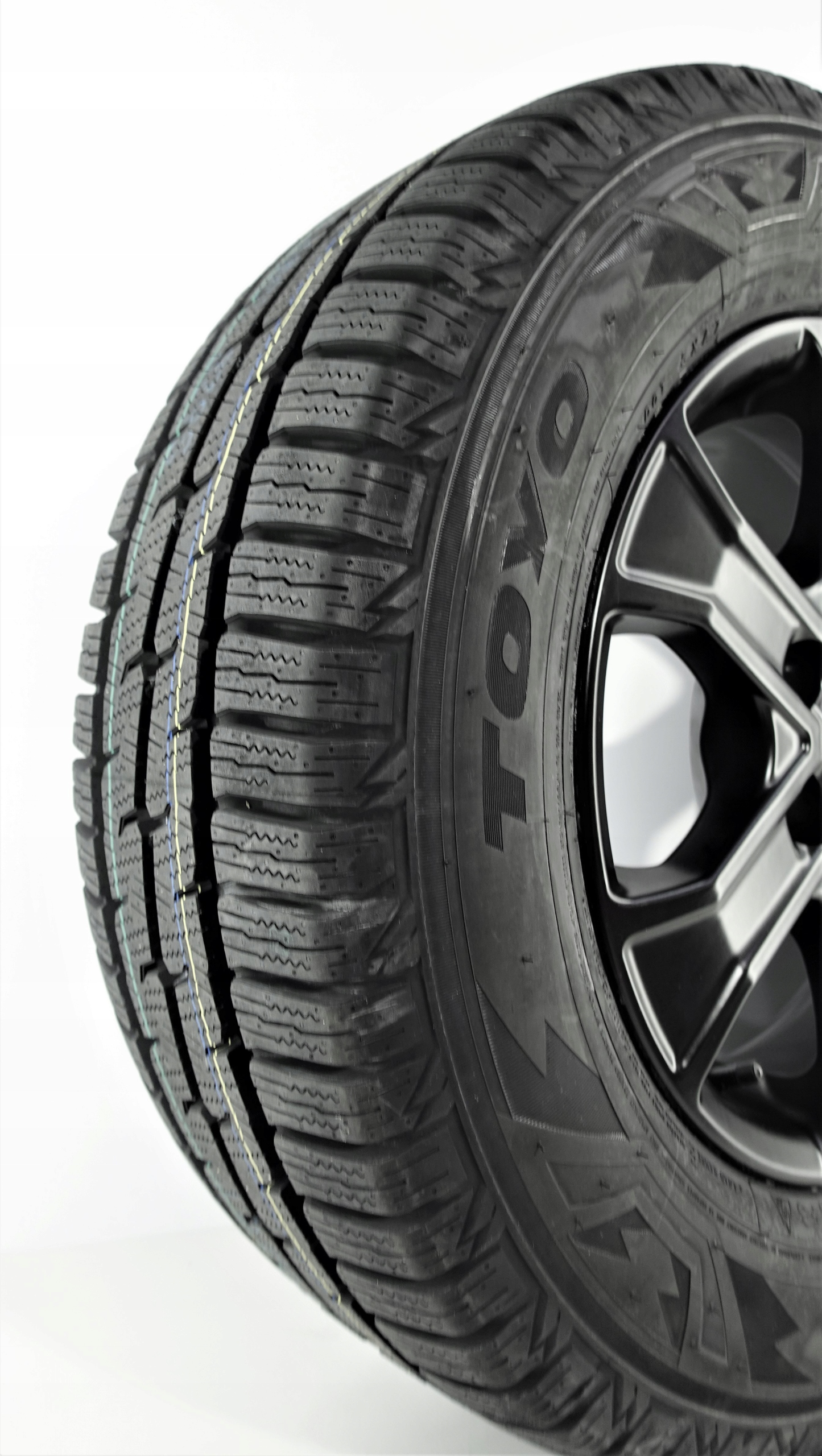 Toyo 235/65R16C koła zimowe mercedes sprinter