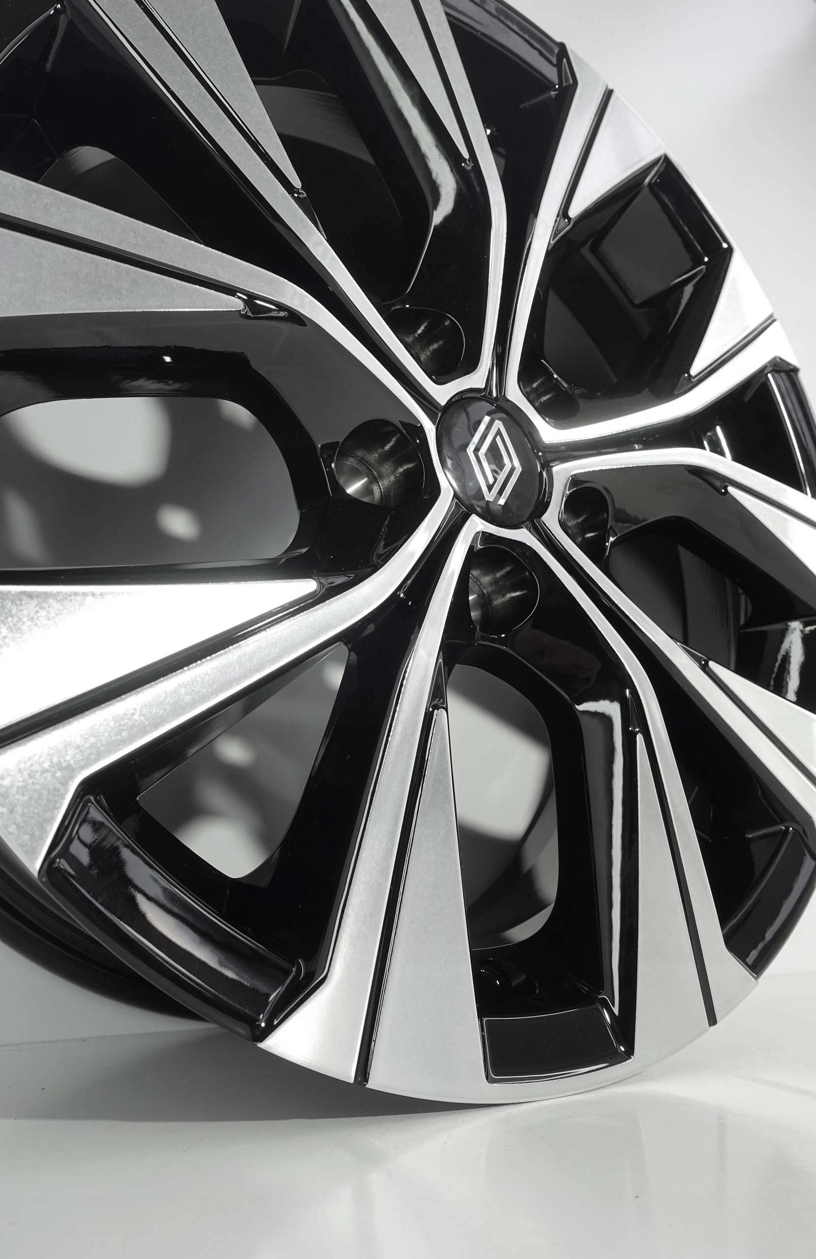 NOWY CAPTUR RENAULT 2024 17" 5x114,3 EDIRIS ORYGINALNE Alufelgi 403001041R