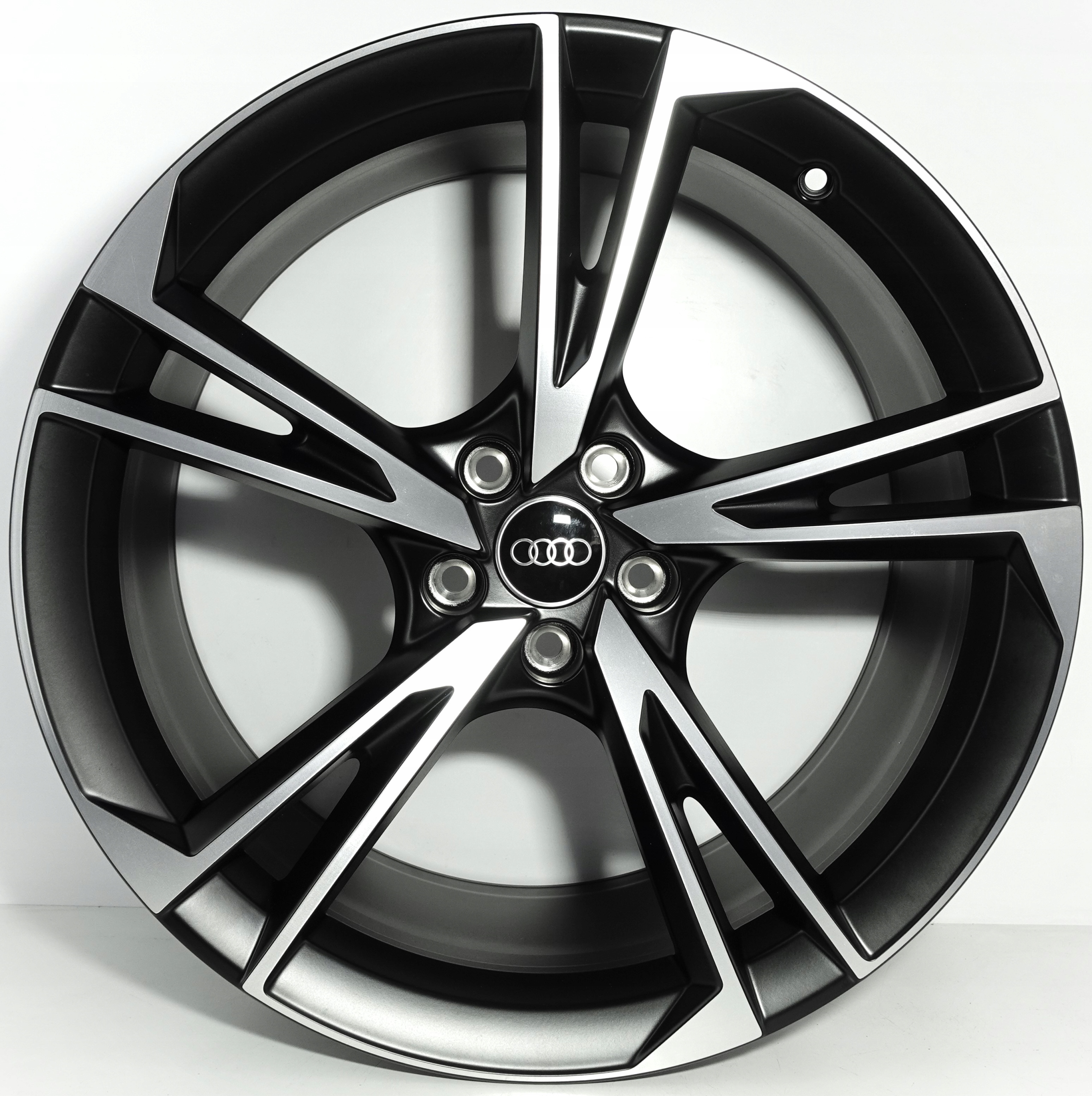 Audi A4 S4 RS4 B9 A5 Oryginalne felgi aluminiowe 8W0071490A 9.0J 20" 5x112