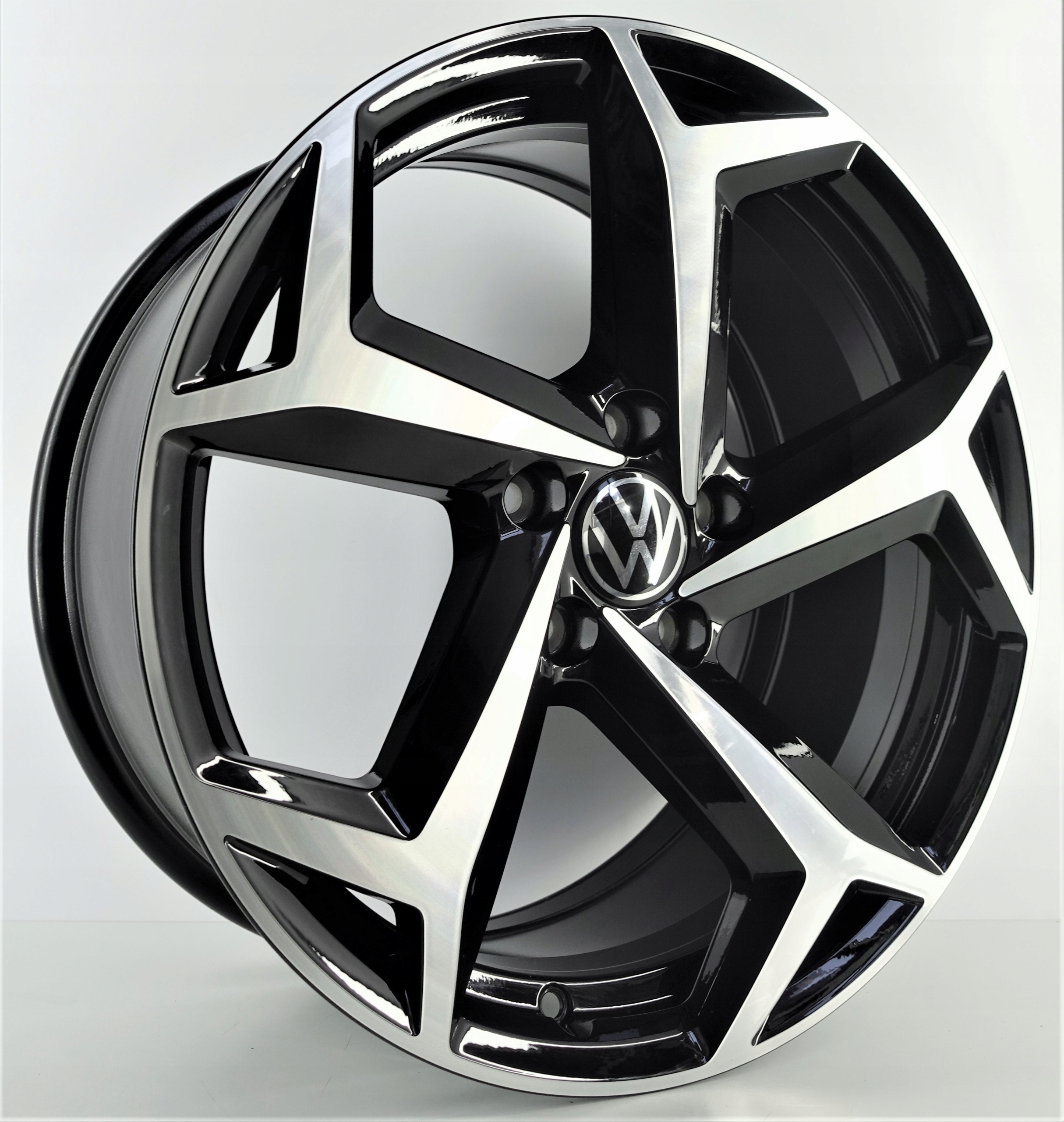 VW PASSAT ARTEON R LINE FELGI 8Jx18 ET44 5x112