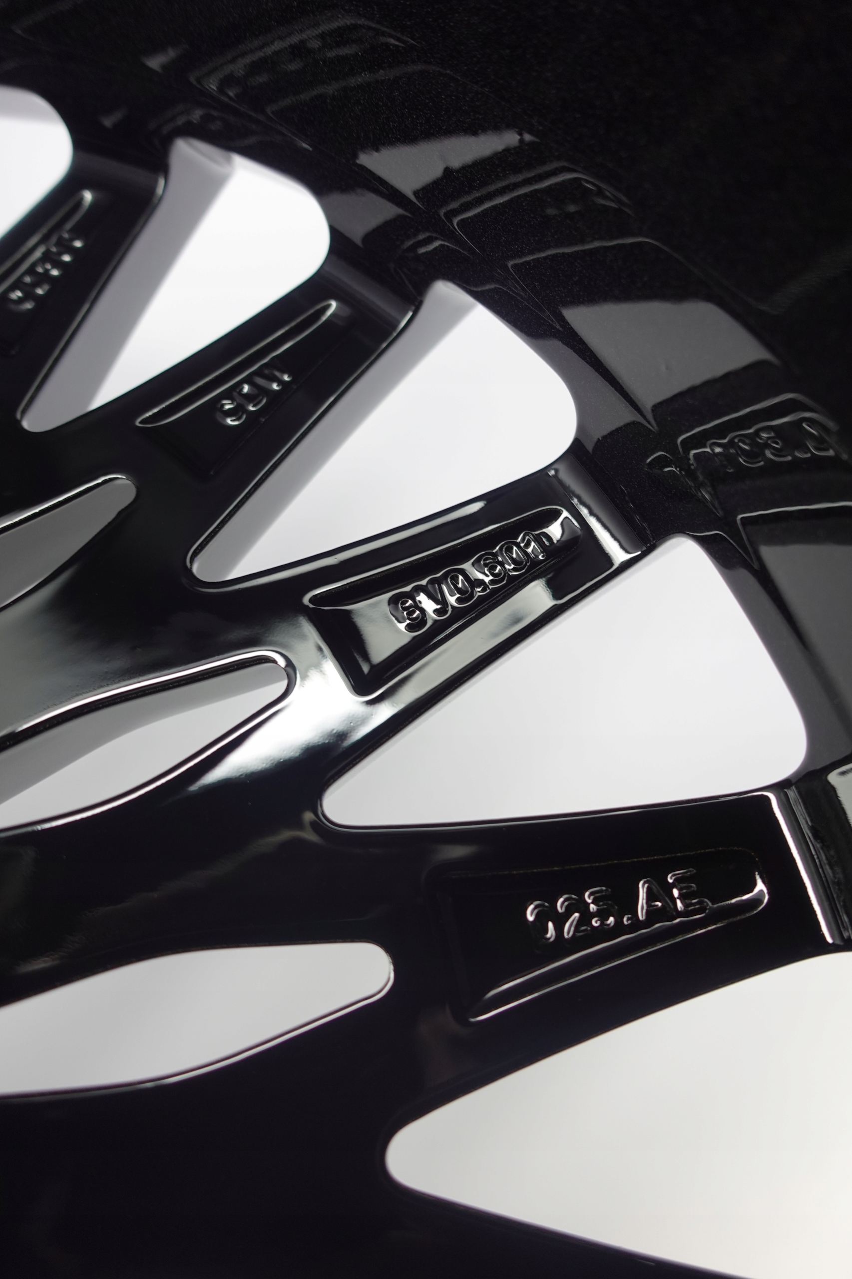 ALUFELGI AUDI 18cali 8V0601025AE 8.0J 5x112 ET 46 ORYGINALNE czarny poler