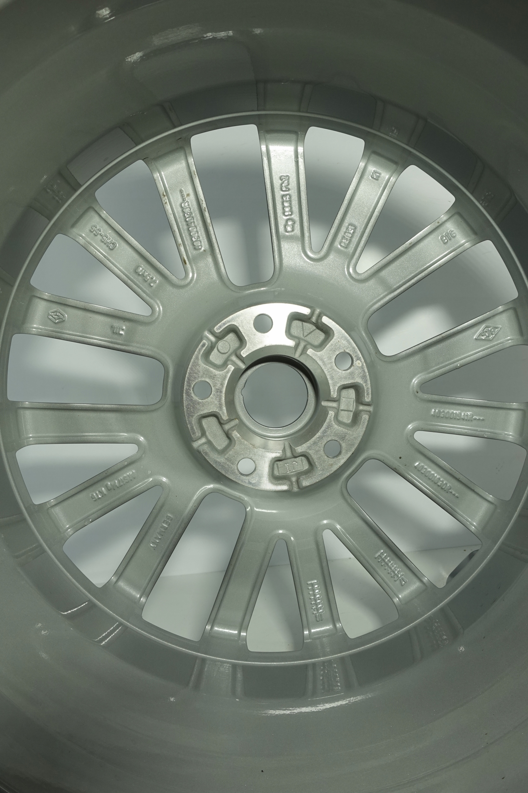 Felga aluminiowa Renault OE RS 7.5" x 18" 5x108 ET 55