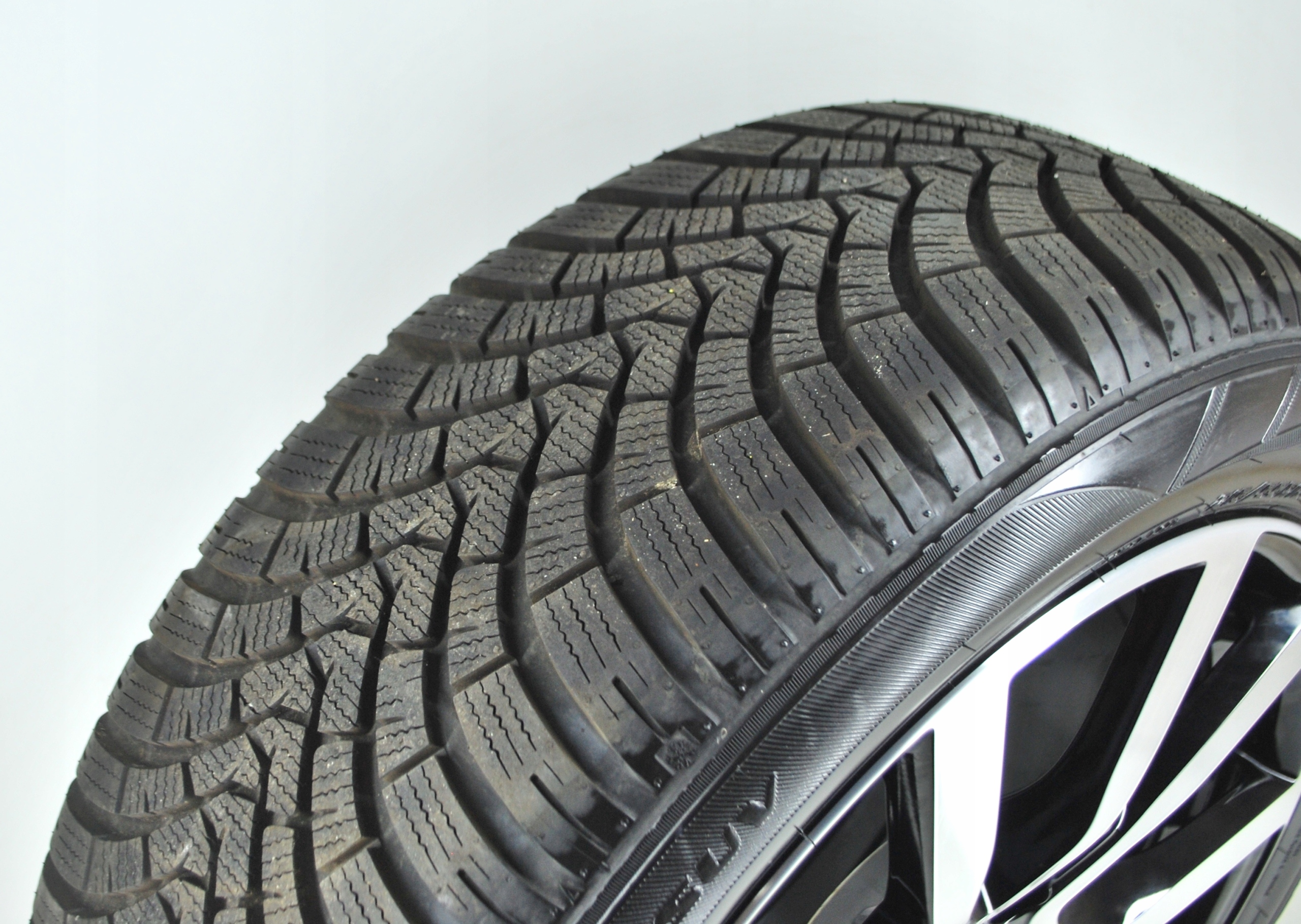 VOLKSWAGEN ID.3 18'' koła letnie 215/55 FALKEN