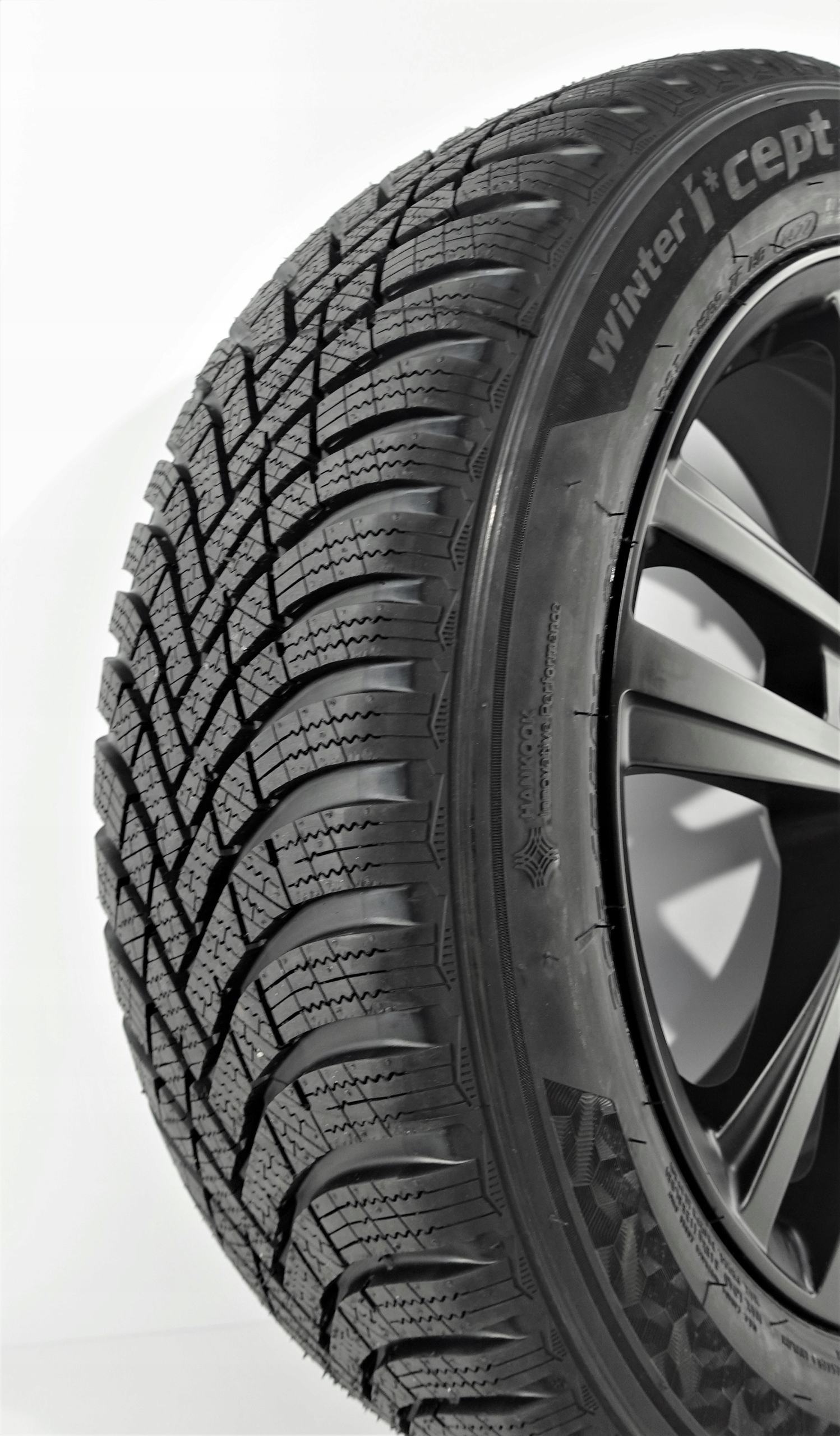 Seat Leon 16'' koła zimowe 205/55 Hankook nowe