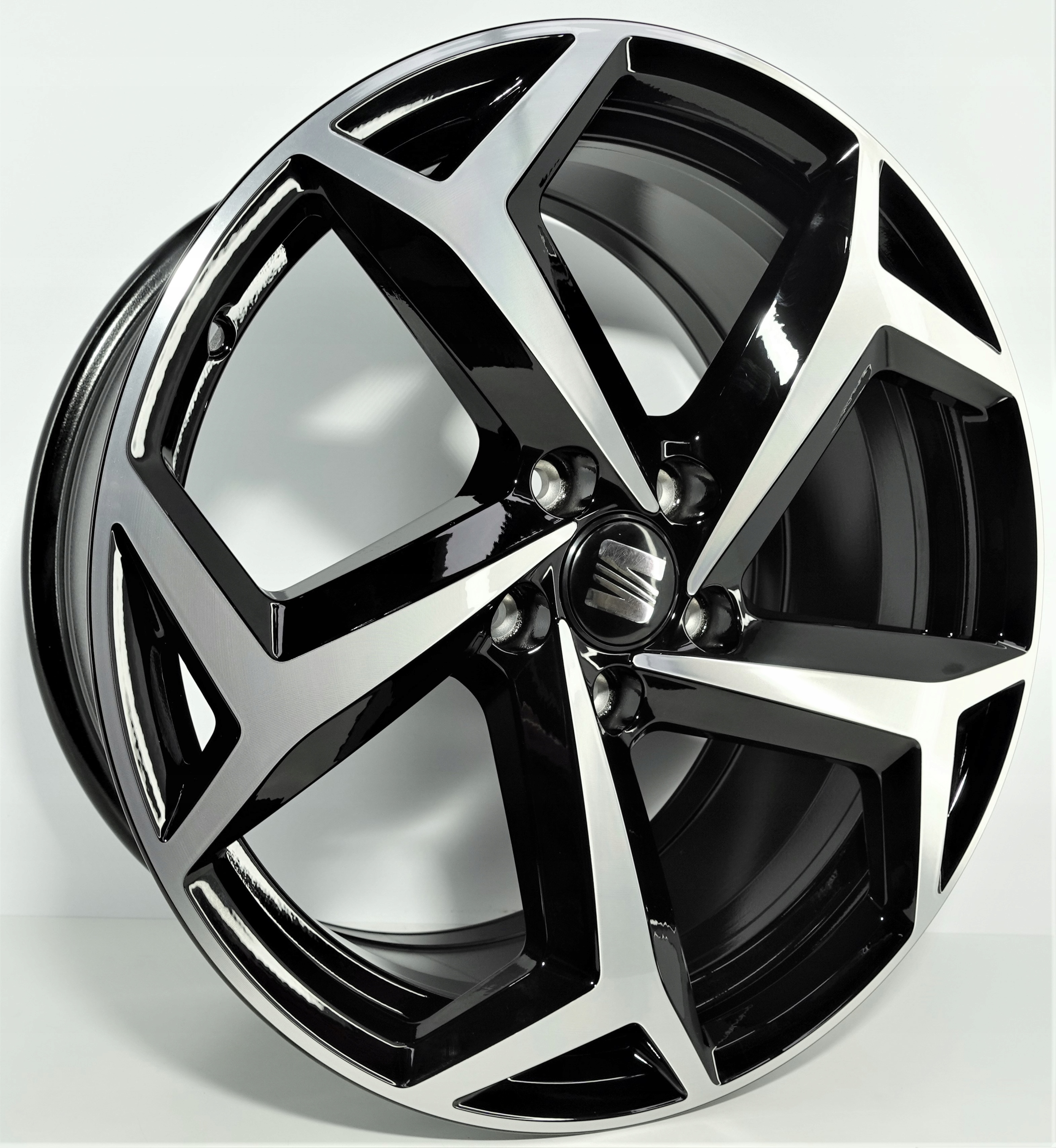 NOWE FELGI SEAT ATECA 8Jx18 ET44 5x112