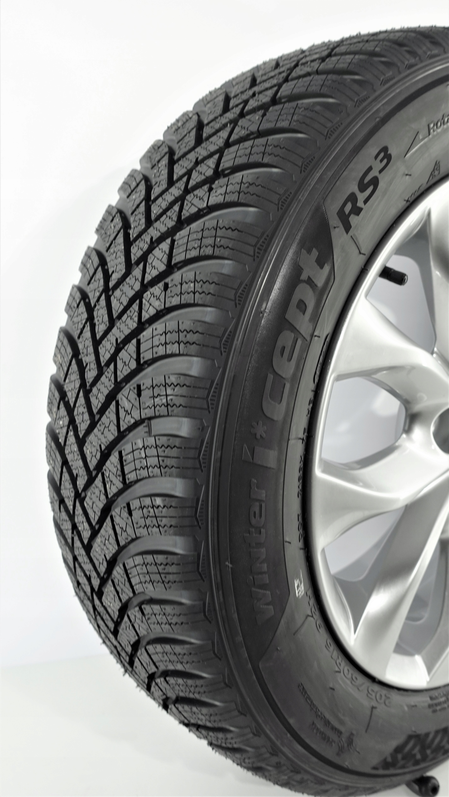Mazda 5x114,3 koła zimowe 205/55R16 Hankook