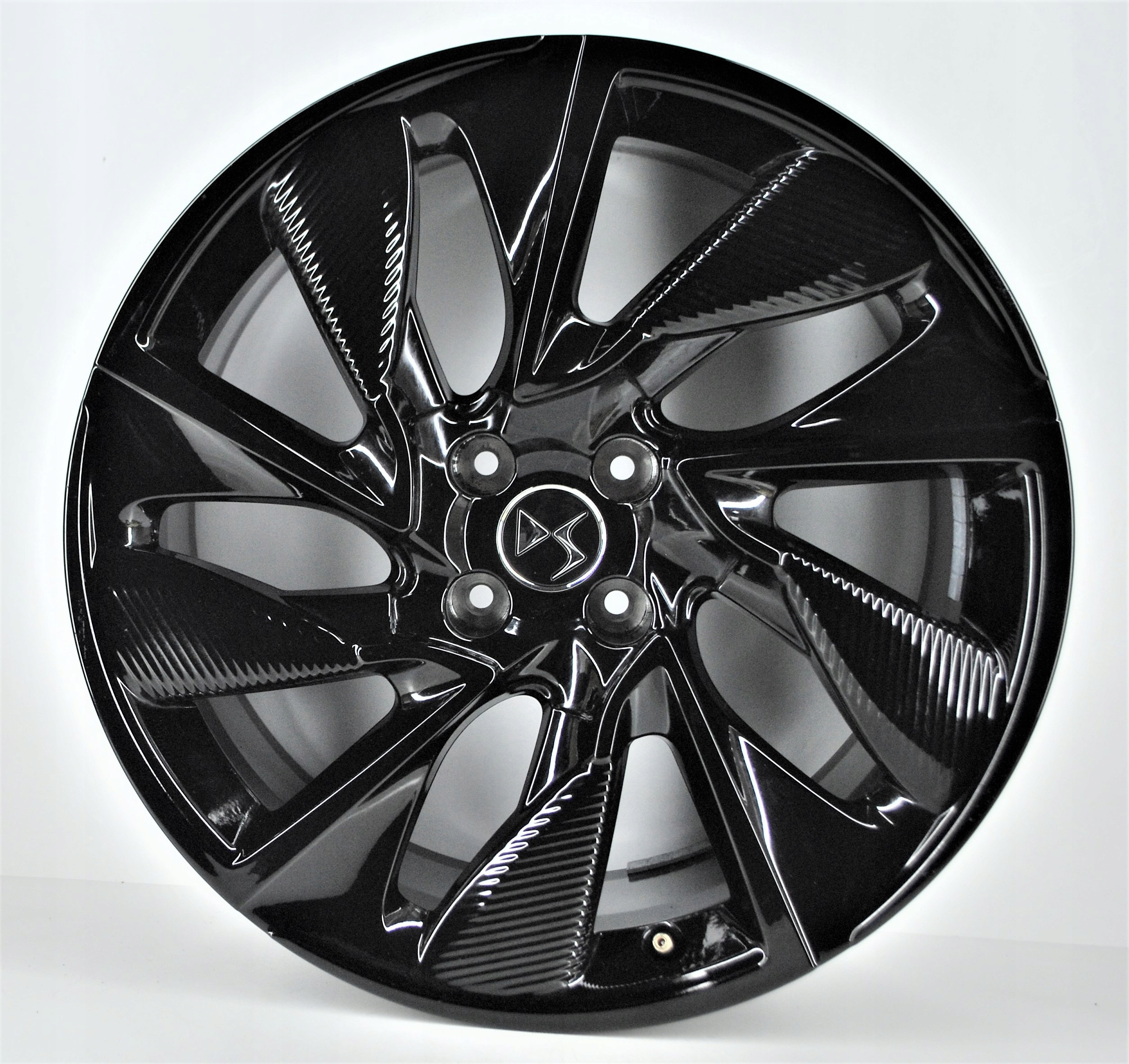 19" 4x108 DS 9670362277 FELGI NOWE