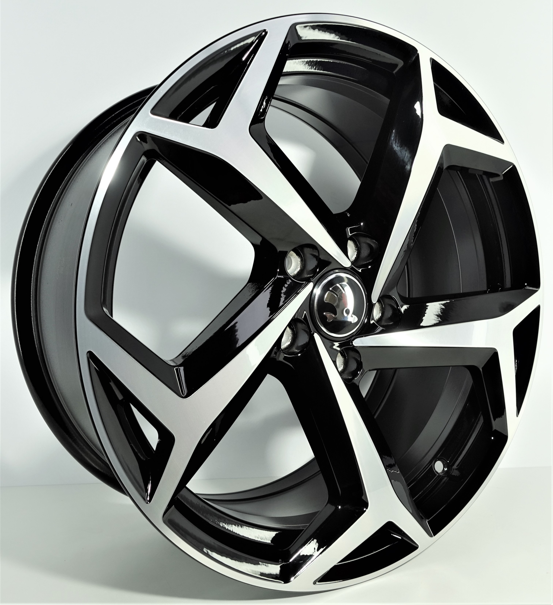 18'' FELGI SKODA SUPERB 8Jx18 ET 44 5x112