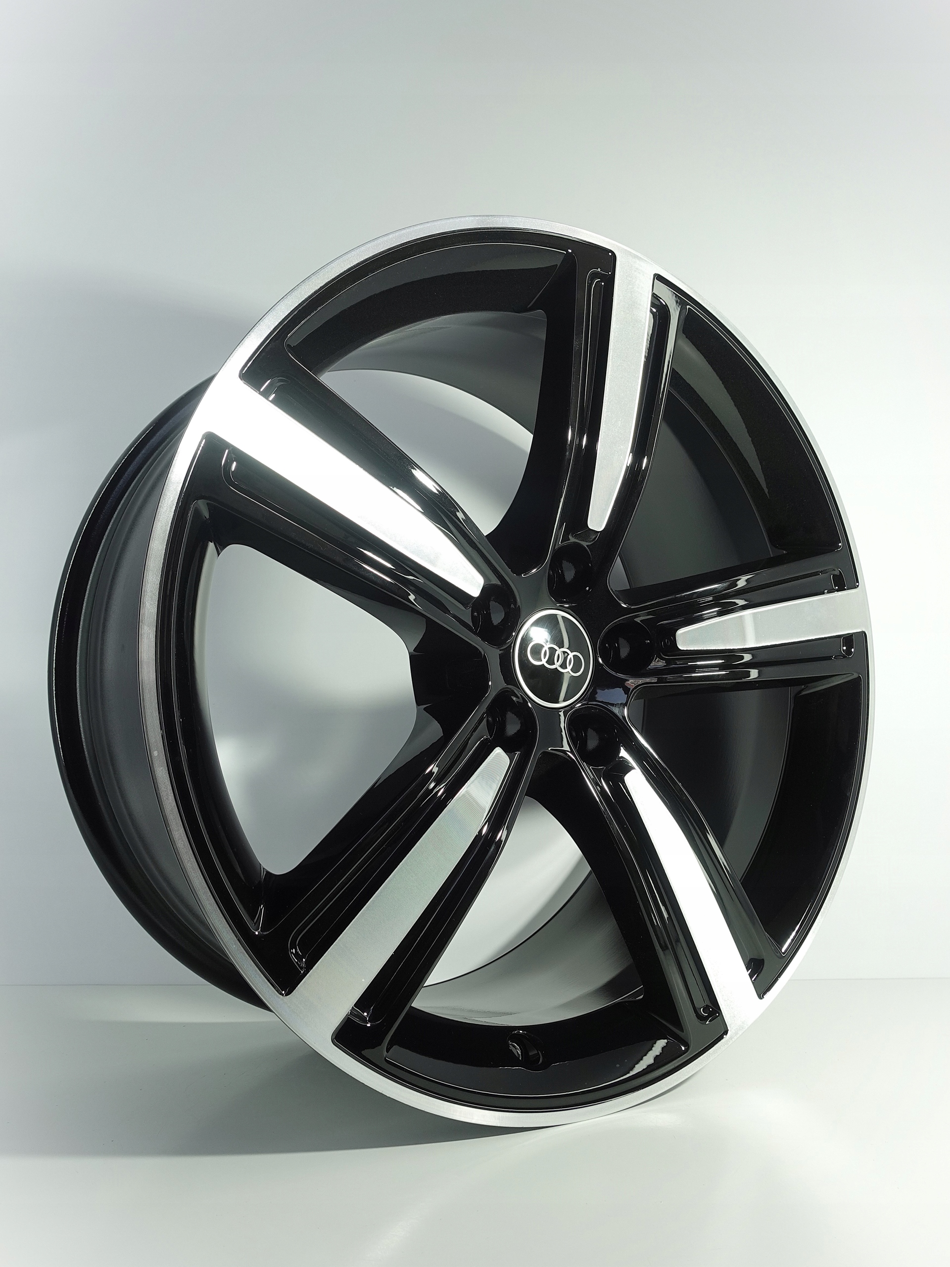 Felgi aluminiowe Audi 19" 5x112 ORYGINALNE 4N0601025J AUDI