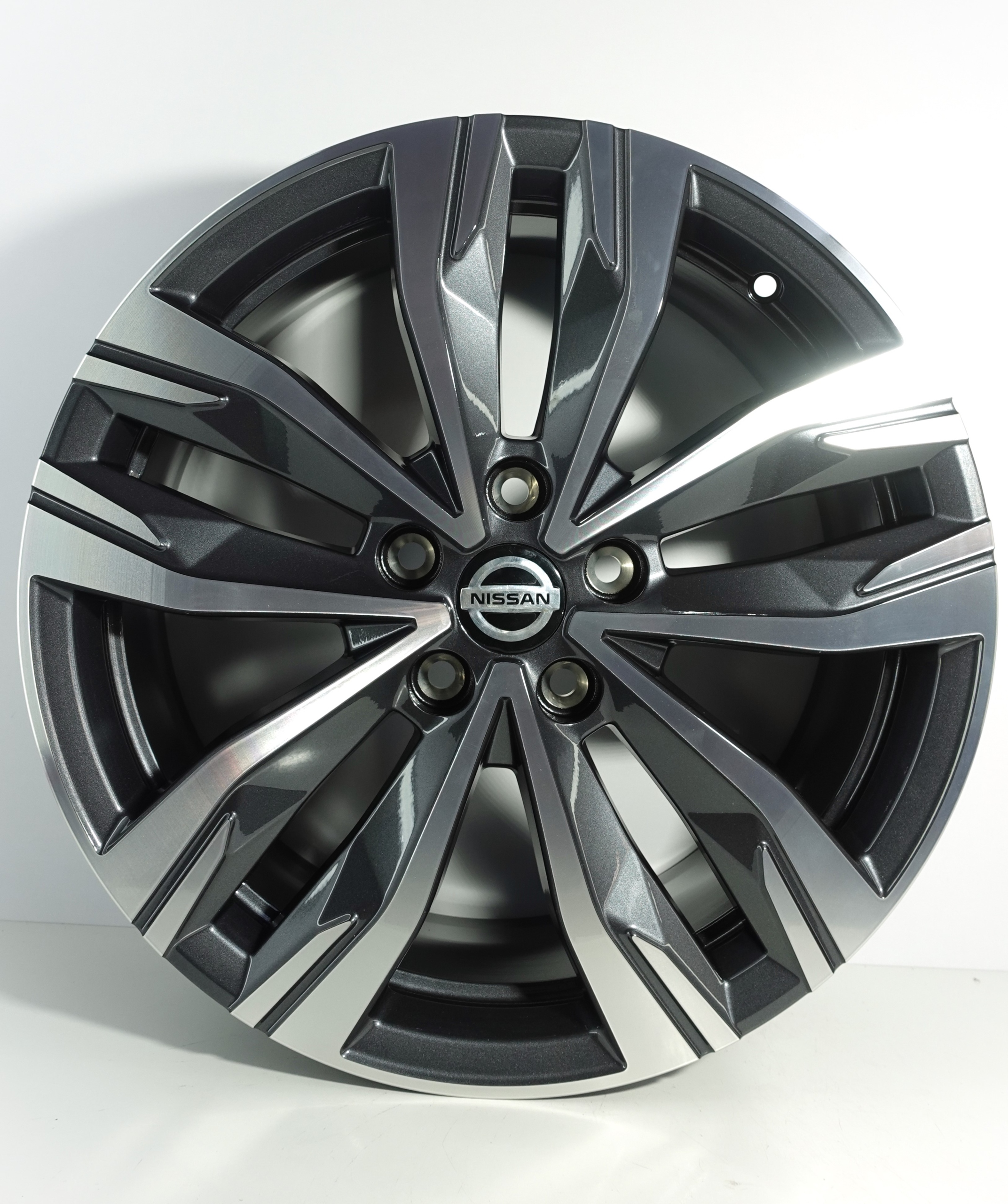 NISSAN FELGI ALUMINIOWE RENAULT 7.5" x 18" 5x114.3 ET 46 403008269R