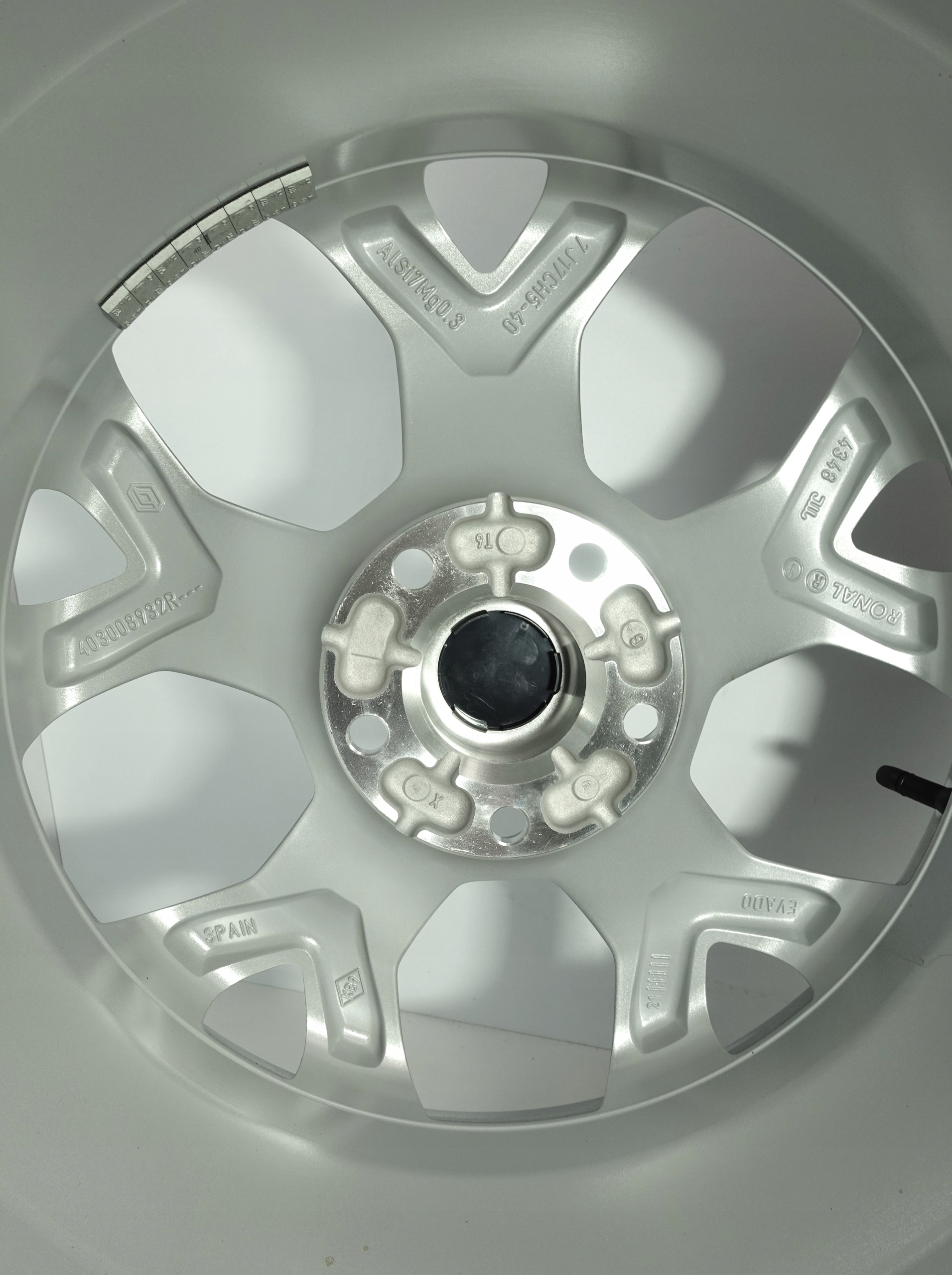 Koła letnie DACIA DUSTER RENAULT NISSAN 17" 5x114.3 CONTINENTAL