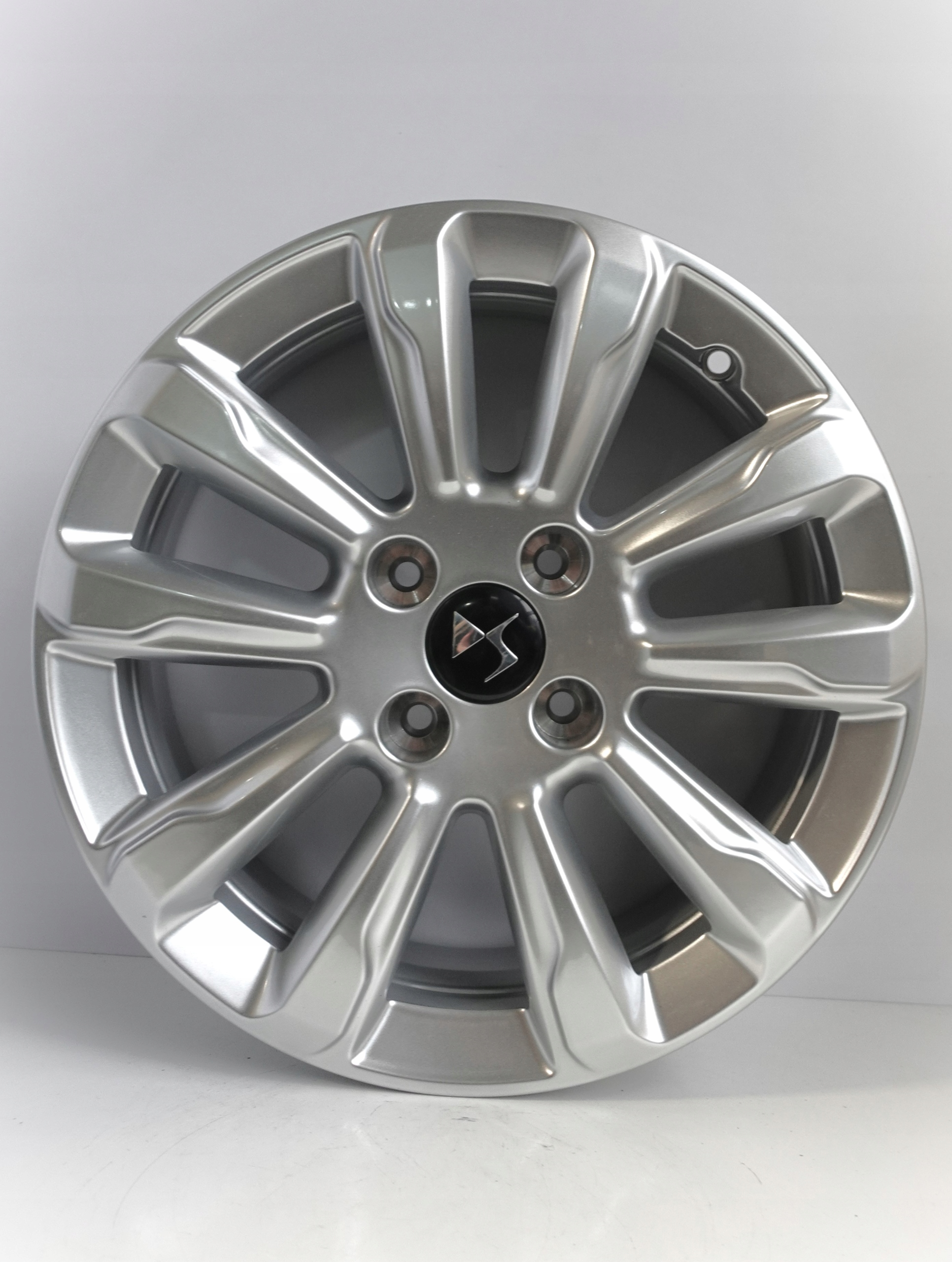 FELGI ALUMINIOWE DS 16cali 4x108 ET 32 6,5j SREBRNE 9835097280