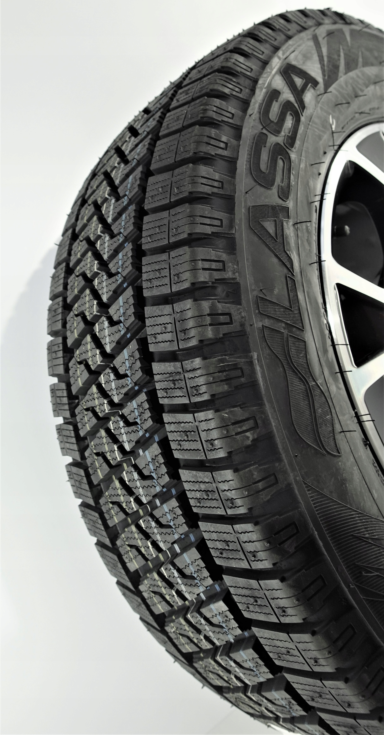 koła zimowe Mercedes Sprinter 907 235/65R16C LASSA