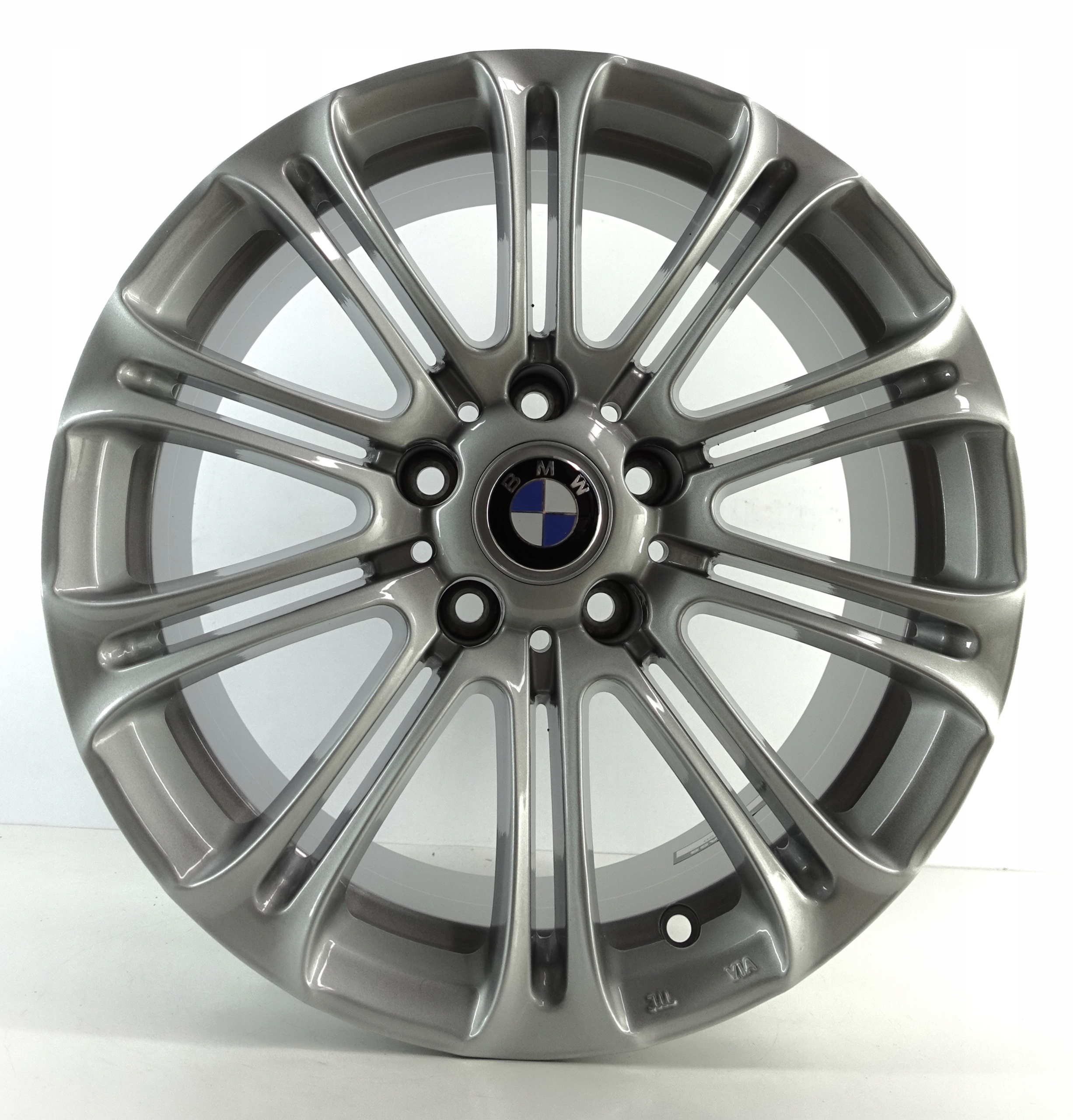 FELGI ALUMINIOWE BMW 17" 5X120 8J ET20 NOWE