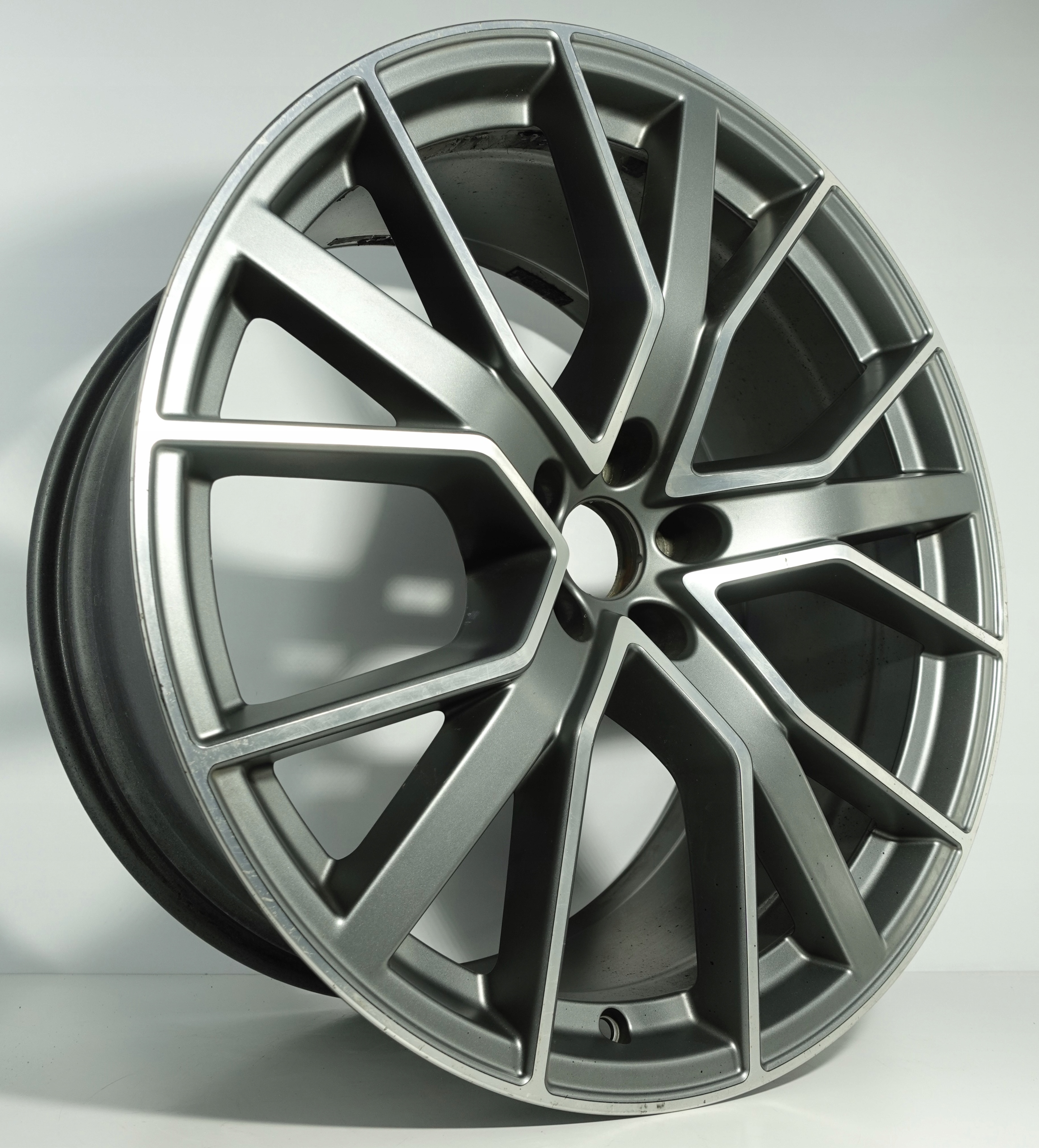 Felga aluminiowa Audi OE AUDI C7 A7 S6 9,5JX21 ET25 4G0601025CK 5x112 ET 25
